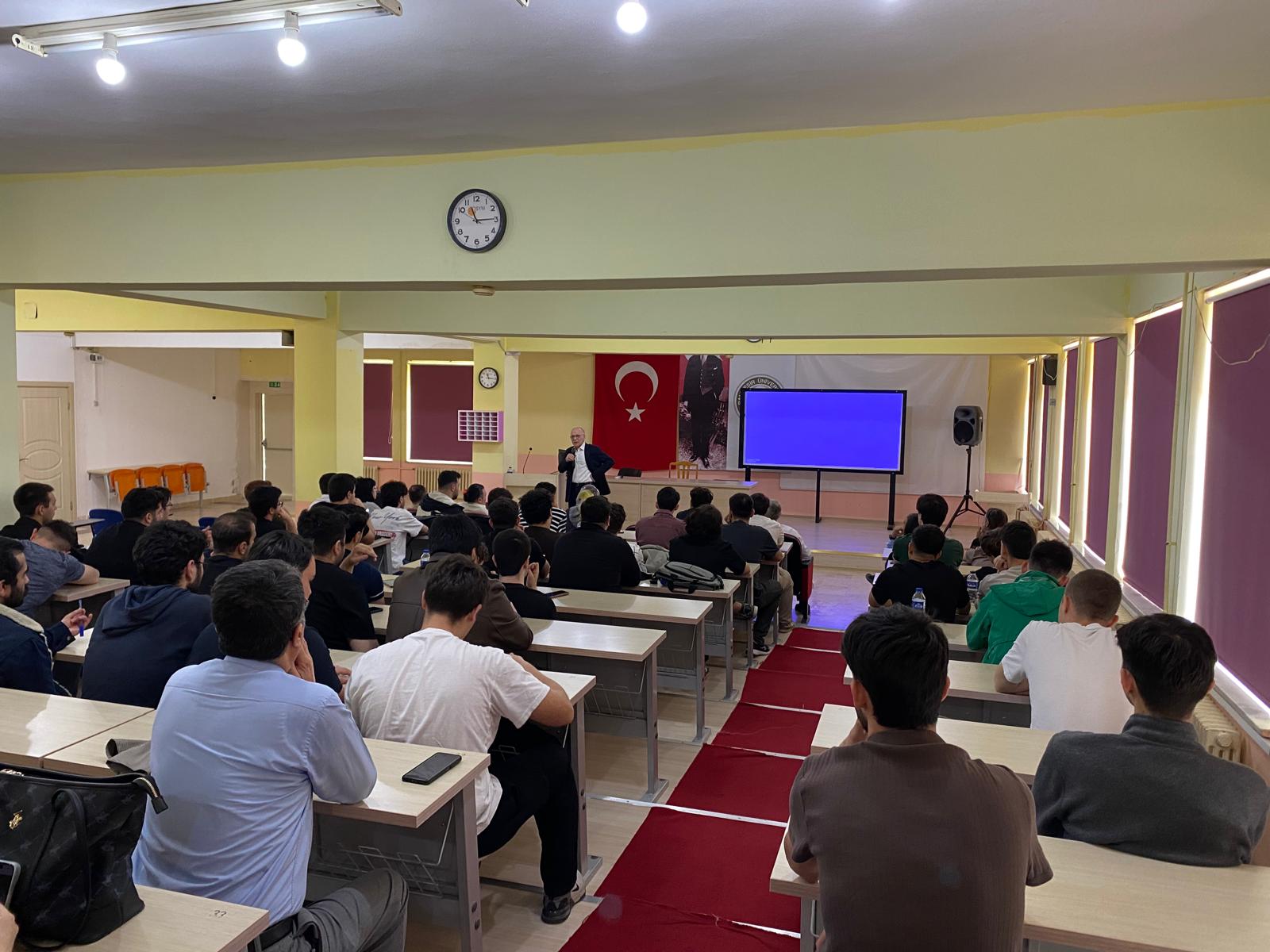 Sektörün Öncü İsimlerinden Ön Lisans Öğrencilerine Kariyer Rehberliği 3