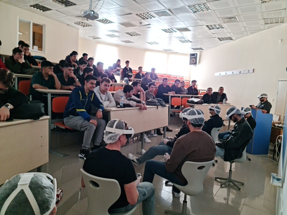 Elektrik ve Enerji Bölümü Öğrencileri Sanal Gerçeklik Uygulamalarıyla Buluştu 5