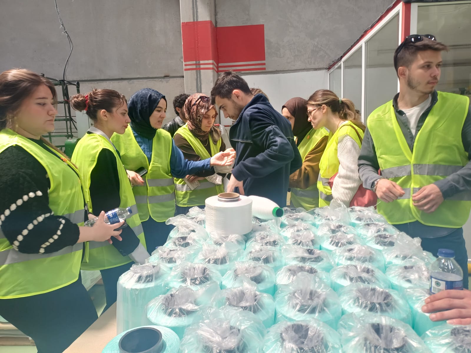 Tekstil Teknolojisi Programı, İşbir Sentetik Dokuma Fabrikaları’na Teknik Bir Gezi Düzenledi 3