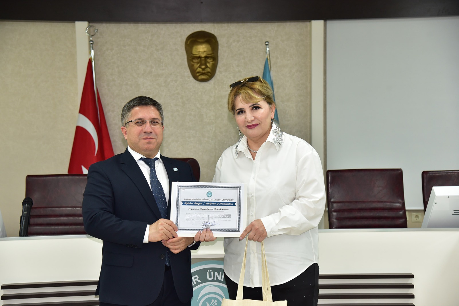 Taşkent Devlet Ekonomi Üniversitesi Akademisyenleri BAÜN’de Akademik Programlarını Tamamlayarak Belgelerini Aldı 5