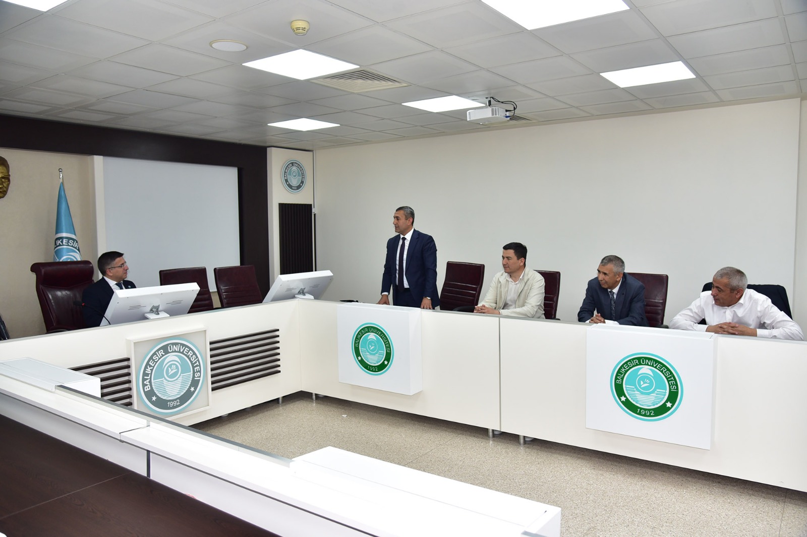 Taşkent Devlet Ekonomi Üniversitesi Akademisyenleri BAÜN’de Akademik Programlarını Tamamlayarak Belgelerini Aldı 3