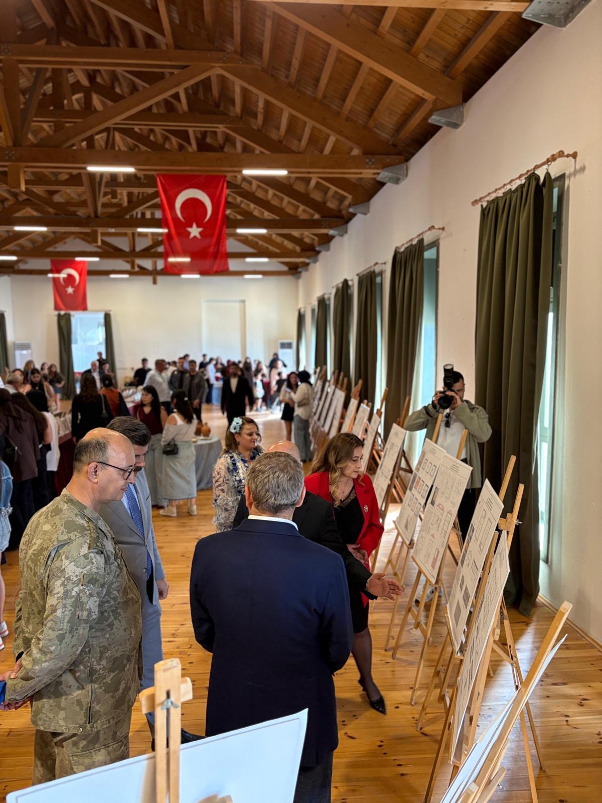 Mimarlık ve Şehir Planlama Bölümü Öğr. Gör. Gülşah Yetgin GÖZÜAÇIK ve Öğr. Gör. Gülcan KABA Koordinatörlüğünde Düzenlenen Yıl Sonu Öğrenci Sergisi 3