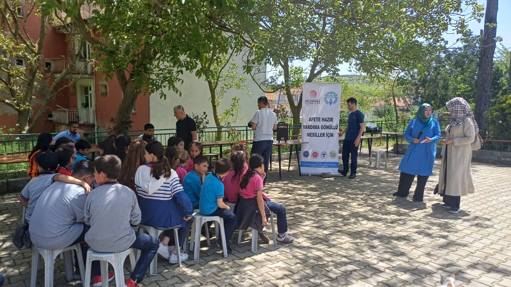 Akademiden Minik Kalplere Anlamlı Ziyaret 1