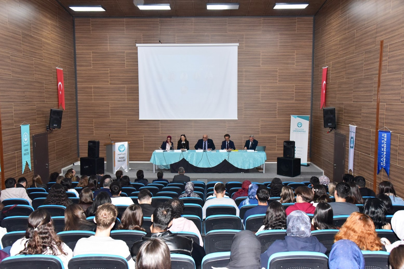 BAÜN Hukuk Fakültesinde Uluslararası Katılımlı "Karşılaştırmalı Hukukta Fikri Mülkiyet Lisanslaması" Paneli Düzenlendi 6