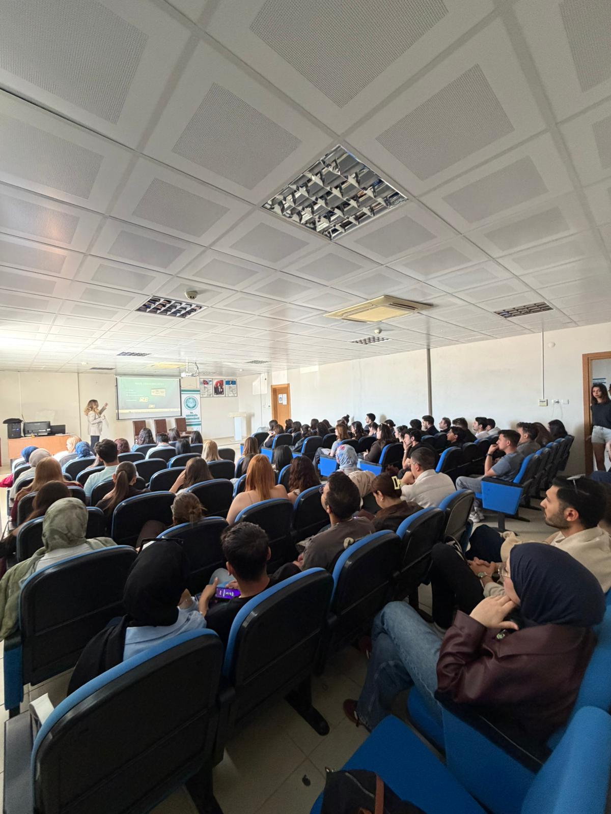 Edremit Sivil Havacılık Yüksekokulunda Havacılıkta Zaman Yönetimi Konferansı Gerçekleştirildi 1