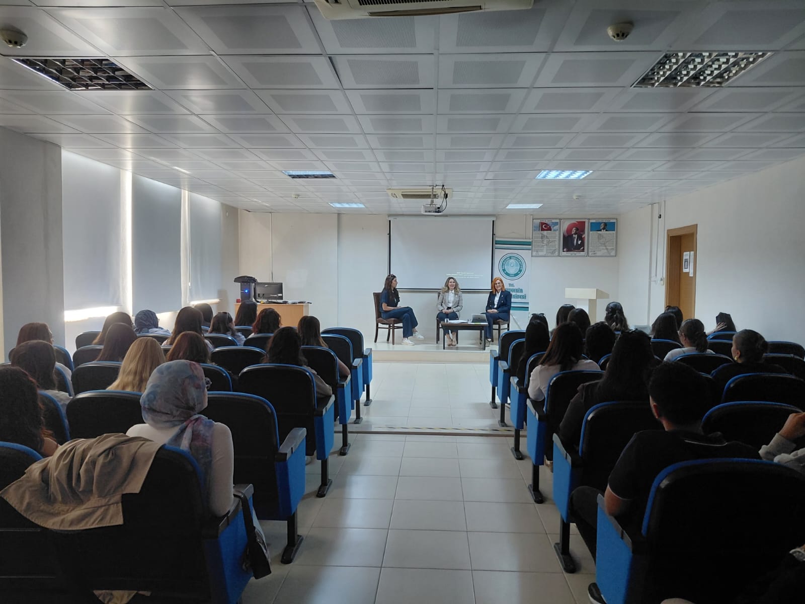 Edremit Sivil Havacılık Yüksekokulunda Cam Tavan Üzerine Bir Söyleşi: Kırılgan Değil Kıran Kadınlar Etkinliği Gerçekleştirildi 3