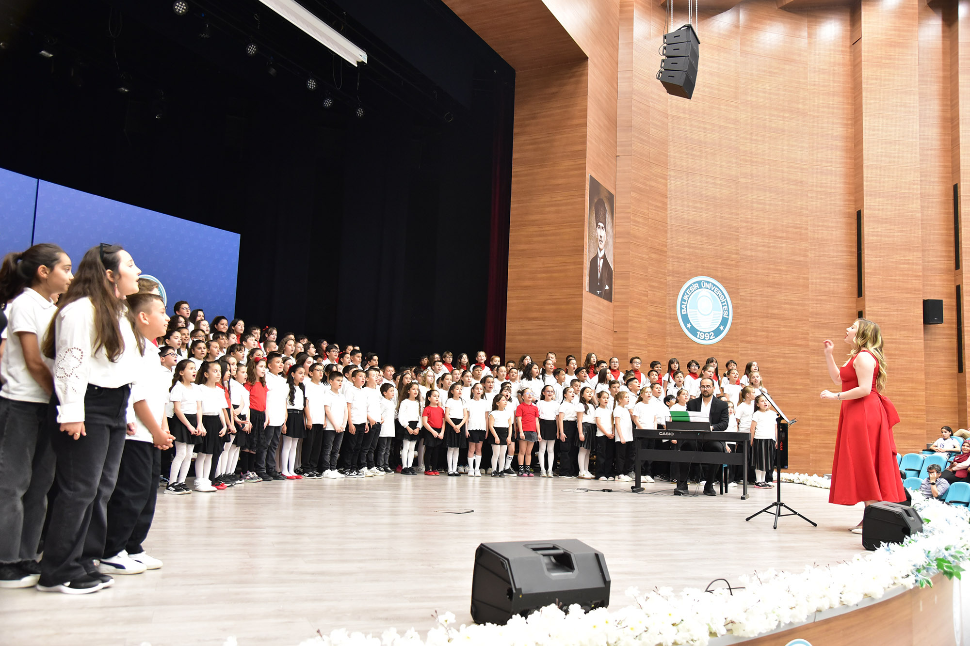 BAÜN’de 300 Çocuk, Tek Yürek, Tek Sahne: Çocuk Koroları Aynı Sahnede Buluştu 3
