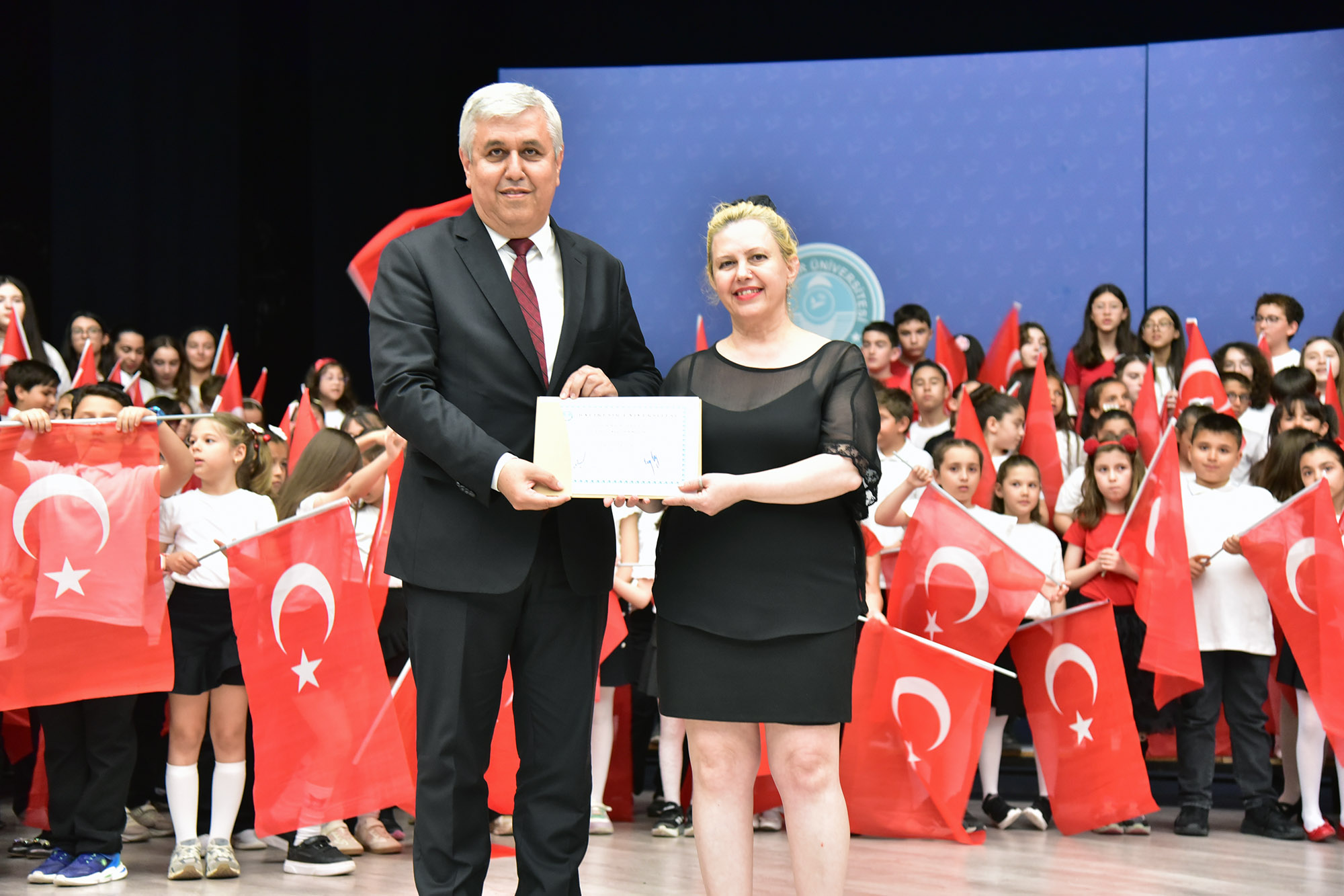 BAÜN’de 300 Çocuk, Tek Yürek, Tek Sahne: Çocuk Koroları Aynı Sahnede Buluştu 12