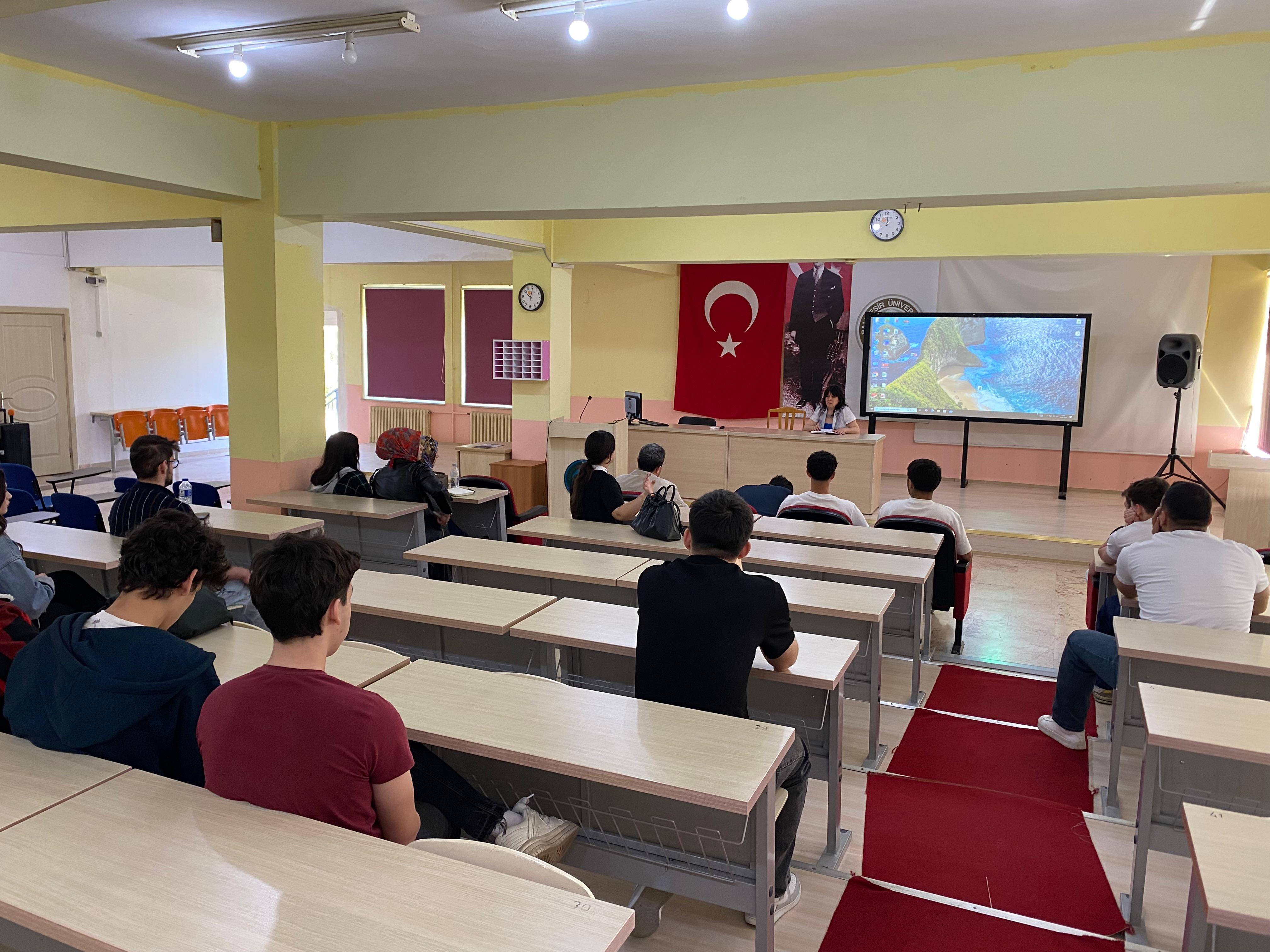 Industry-Student Meeting Held at Edremit Vocational School 4