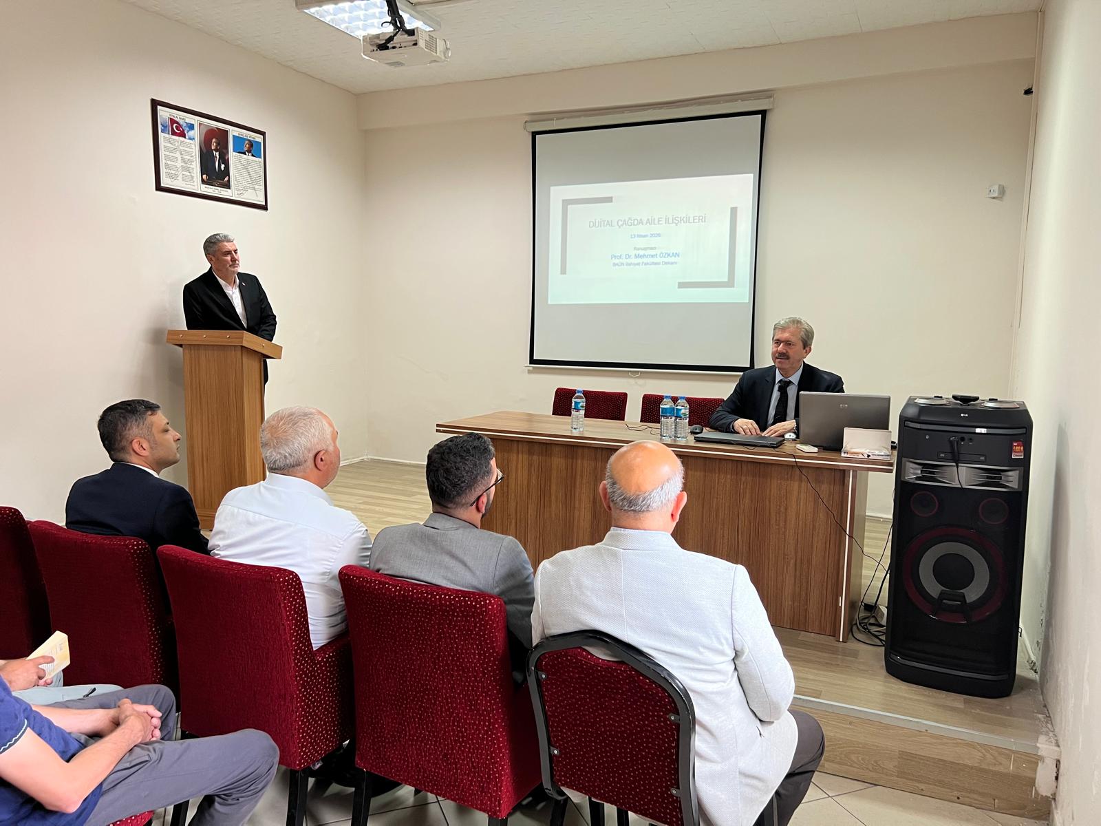 Dijital Çağda Aile İlişkileri Adlı Konferans Gerçekleştirildi