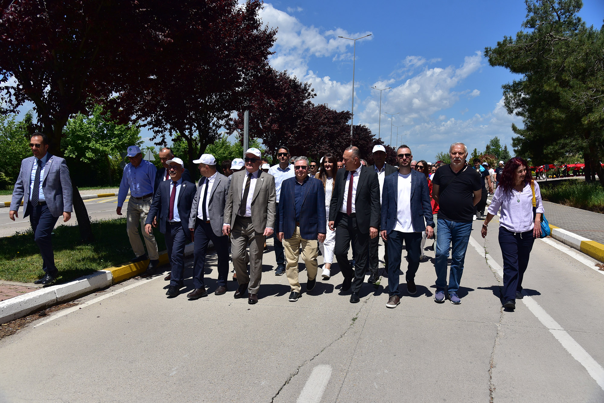 BAÜN FEST 2026 Coşkusu, Geleneksel Bayrak Yürüyüşü ve Stant Açılışları ile Devam Etti 5