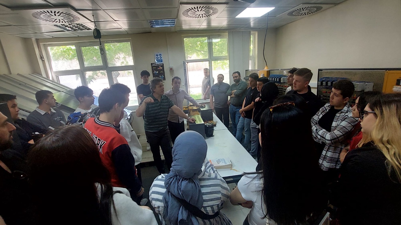Sındırgı Mesleki ve Teknik Anadolu Lisesi 12. Sınıf Öğrencileri, Balıkesir MYO'yu Ziyaret Etti 3