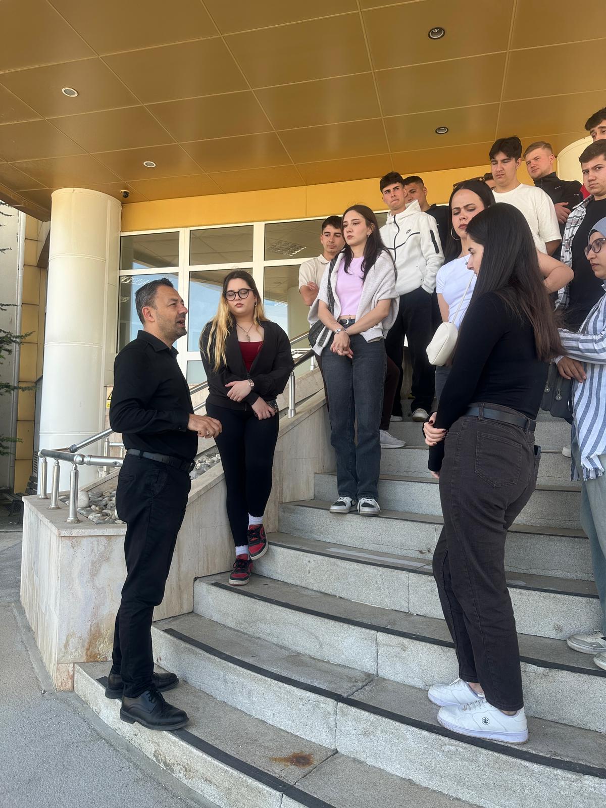 Sındırgı Mesleki ve Teknik Anadolu Lisesi 12. Sınıf Öğrencileri, Balıkesir MYO'yu Ziyaret Etti 2