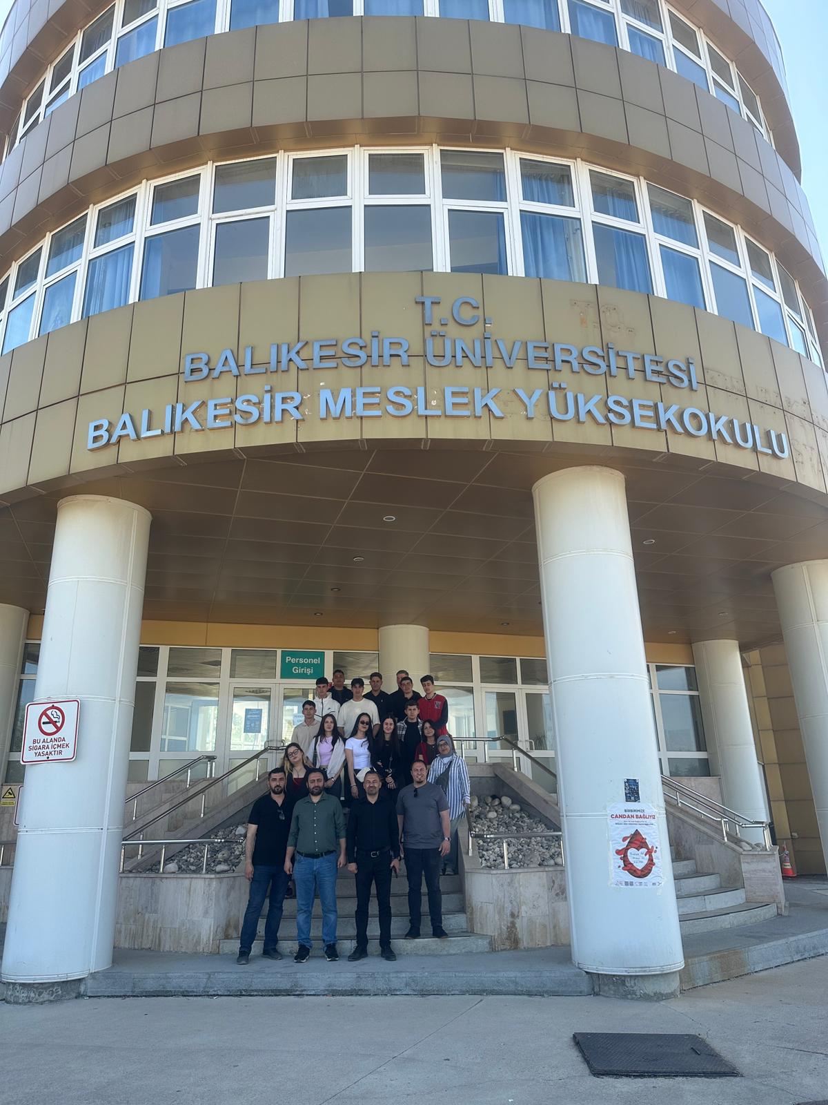 Sındırgı Mesleki ve Teknik Anadolu Lisesi 12. Sınıf Öğrencileri, Balıkesir MYO'yu Ziyaret Etti