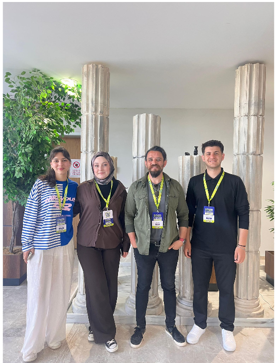 Balıkesir Üniversitesi İvrindi Sağlık Hizmetleri Meslek Yüksekokulu İlk ve Acil Yardım Programı öğrencilerimiz, Çanakkale’de düzenlenen 5. Ulusal MediRalli Yarışmasına katılarak bilgi, beceri ve ekip ruhlarını başarıyla ortaya koydu. 4