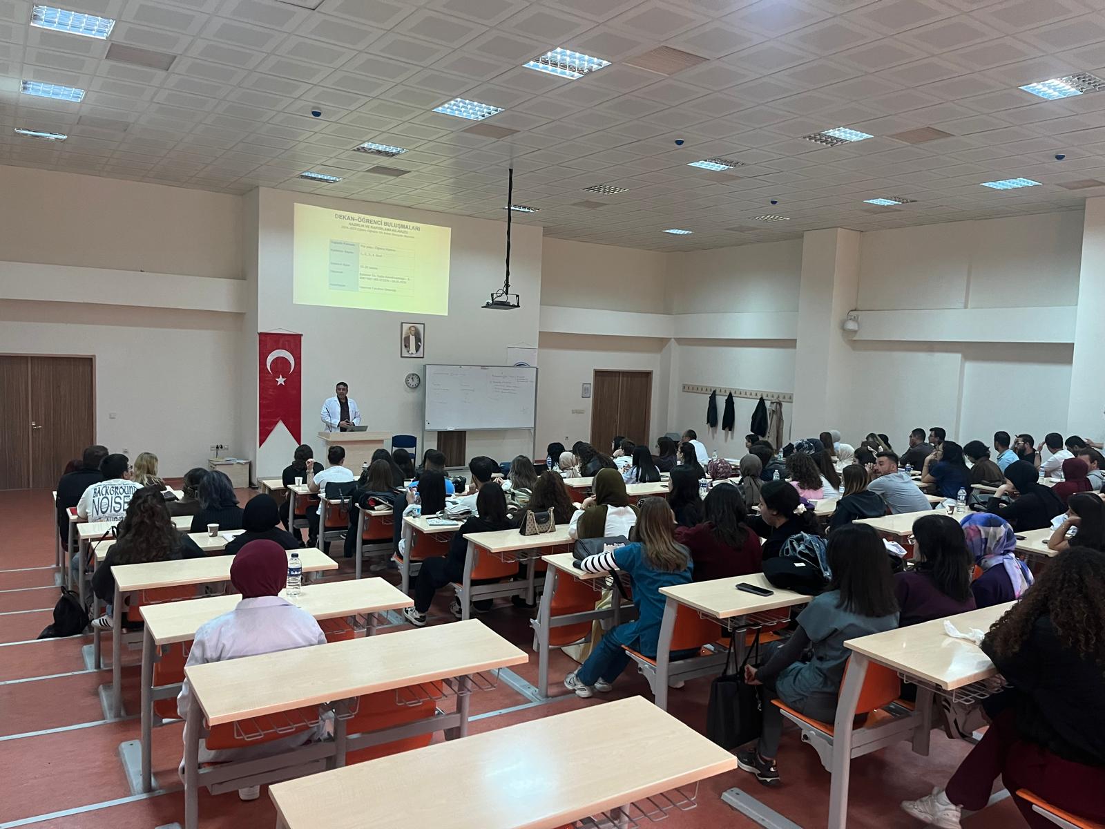 Fakültemizde “Dekan-Öğrenci Buluşmaları” Gerçekleştirildi! 9