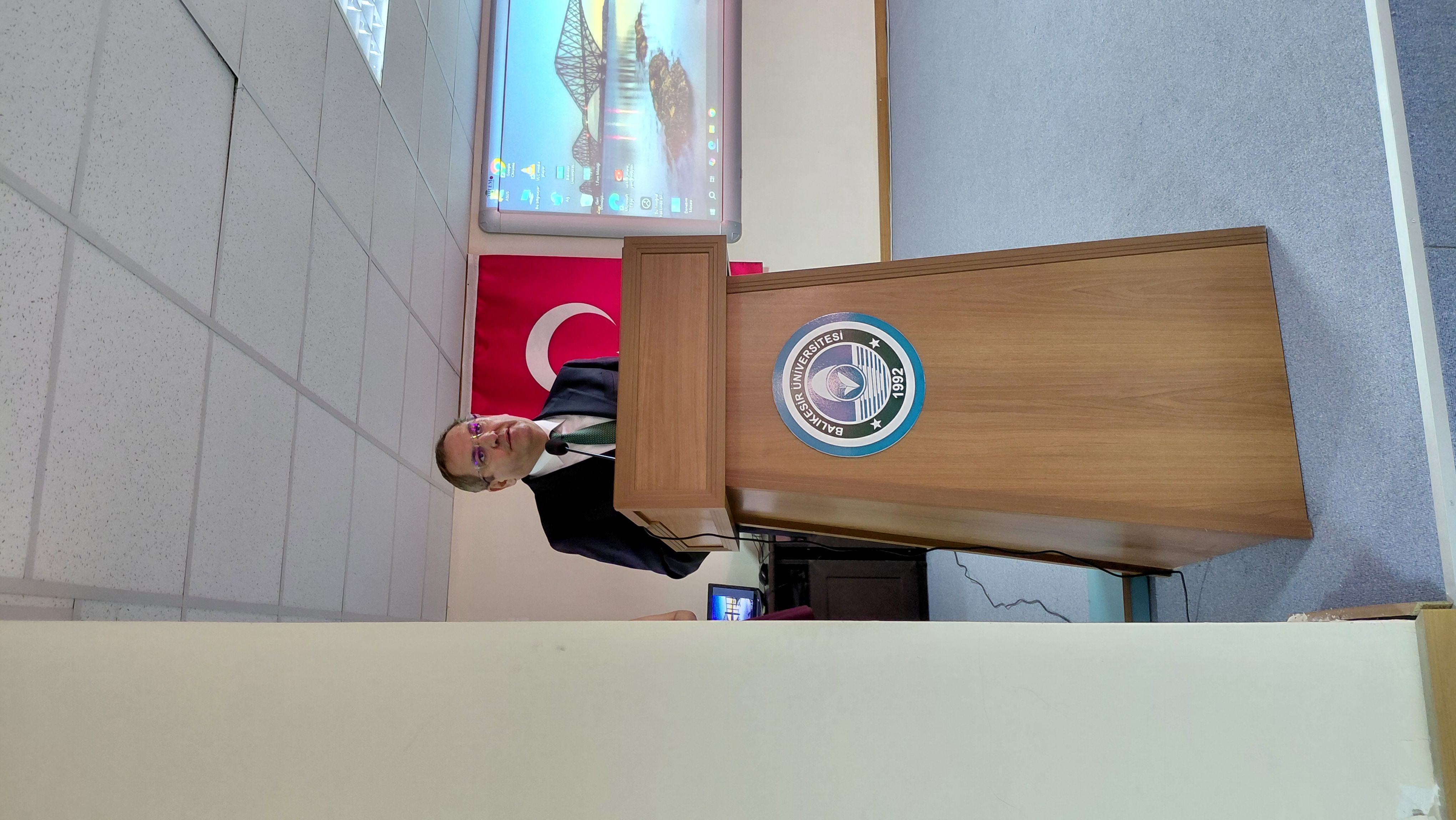 Ayvalık Meslek Yüksekokulu 31. Dönem Mezuniyet Töreni coşkuyla kutlandı 15
