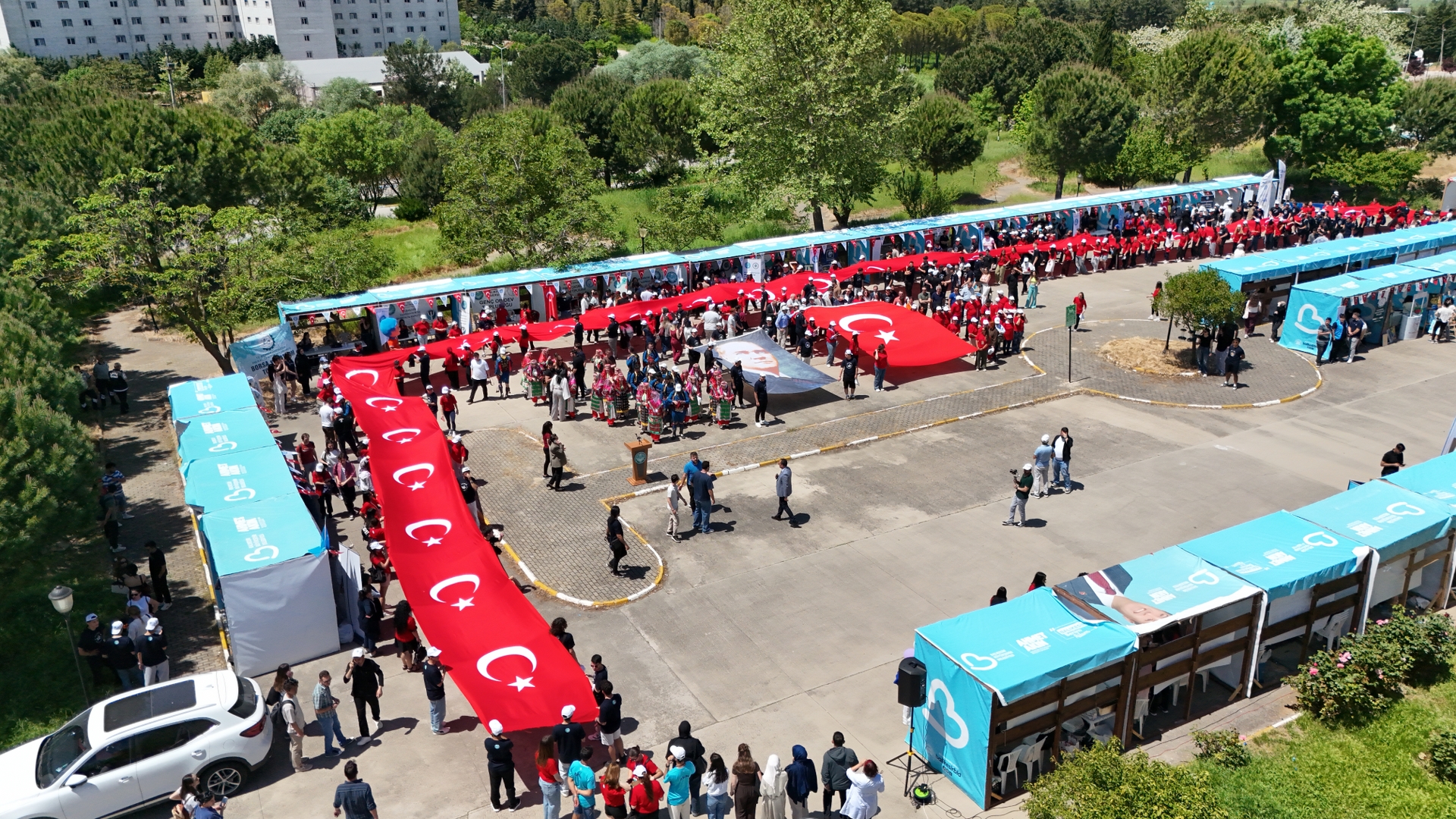 BAÜN FEST 2026 Coşkusu Geleneksel Bayrak Yürüyüşü ve Stant Açılışları ile Devam Etti 7