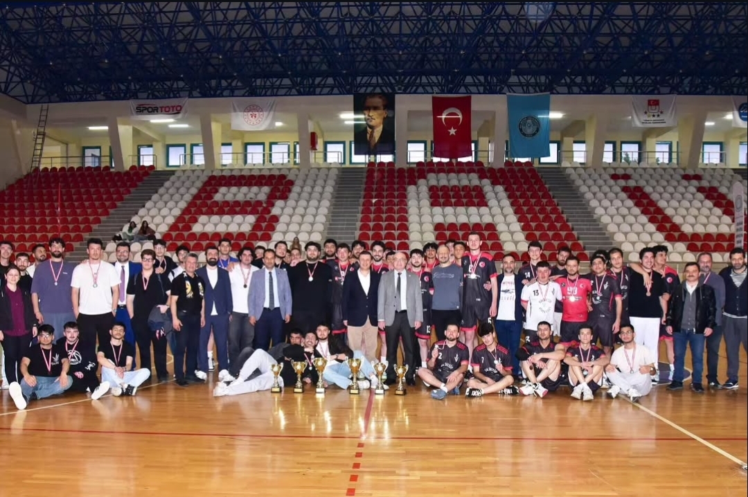 BAÜN Spor FEST 2026’da Futbolda Kupa Balıkesir Meslek Yüksekokulu'nun 3