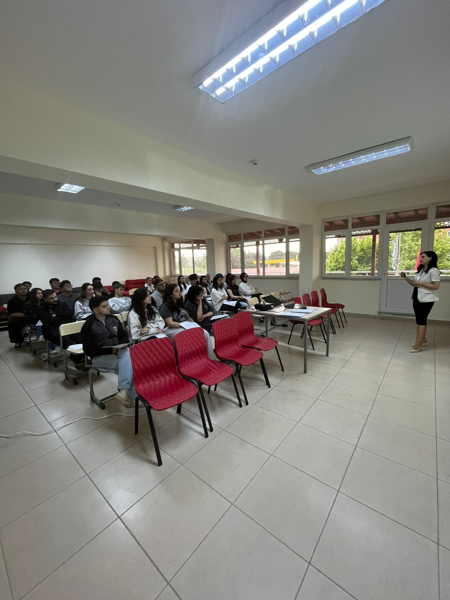 Kepsut MYO Laborant ve Veteriner Sağlık Programı Öğrencilerine İSG Eğitimi Düzenlendi 7