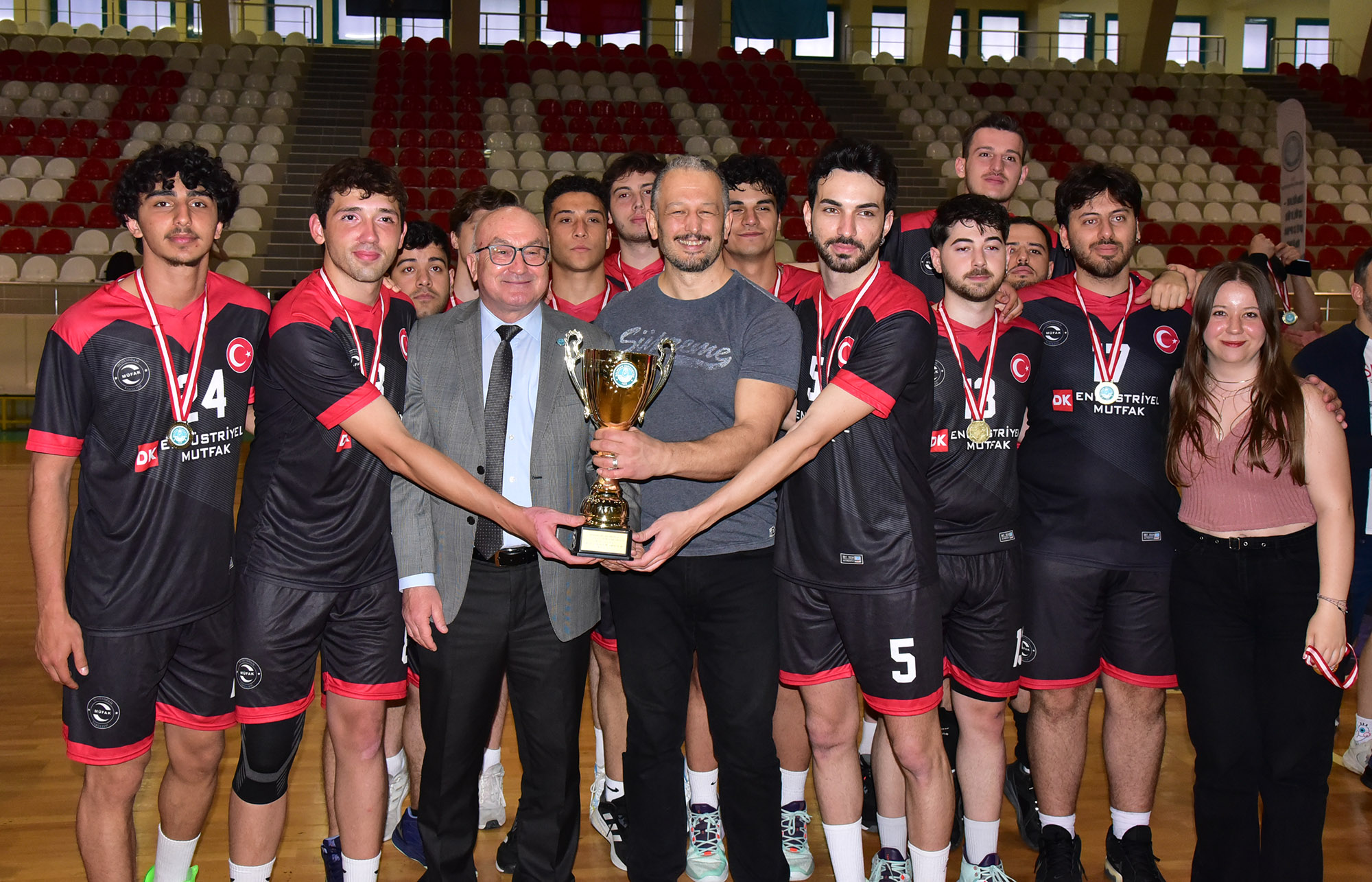 BAÜN Spor FEST 2026 da Kupalar Sahiplerini Buldu 11