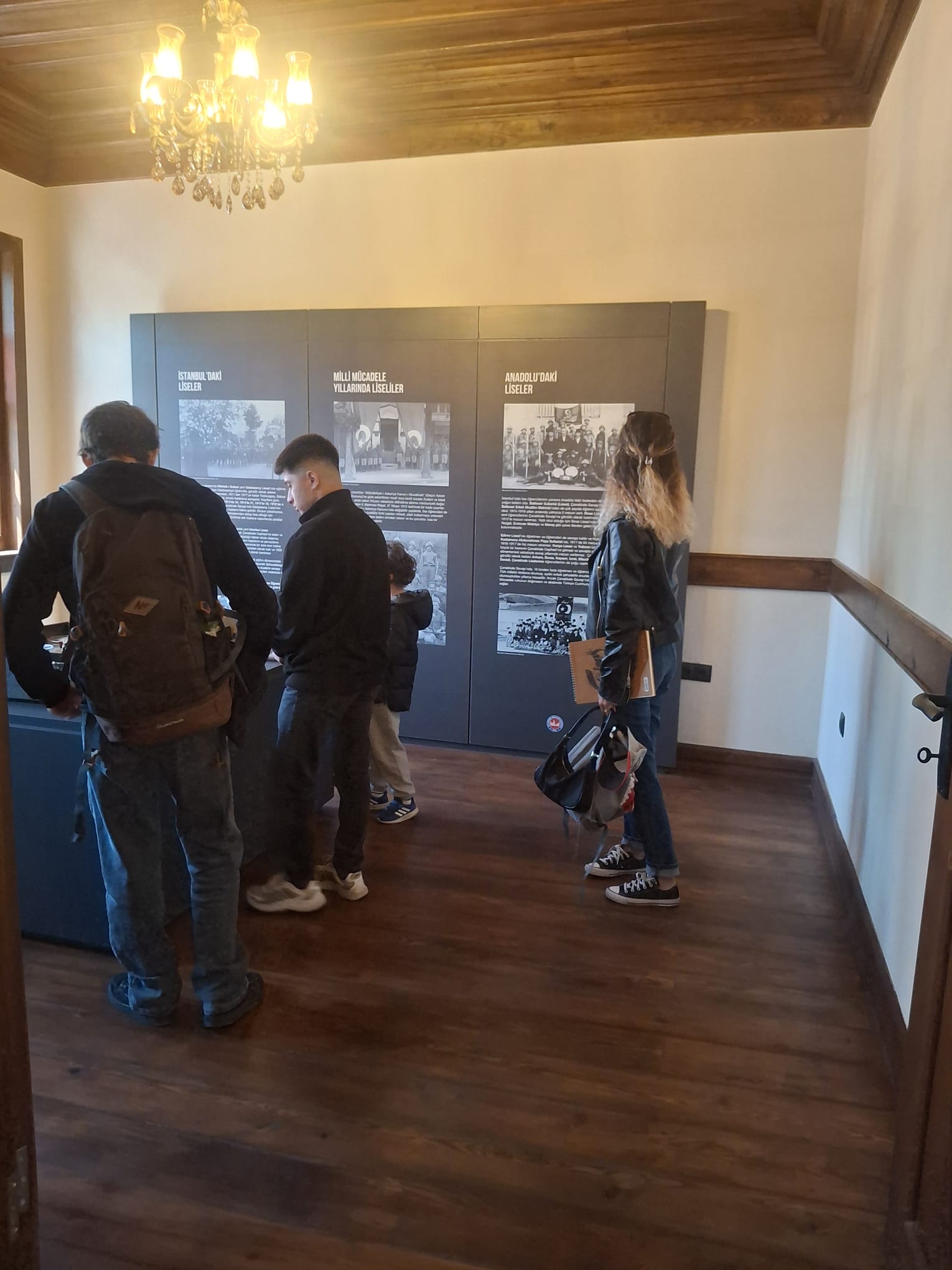 Öğrencilerle Turizm Tanıtım Ofisi ve Balıkesir Liseli Keşşaflar Müzesi Gezisi Gerçekleştirildi. 4
