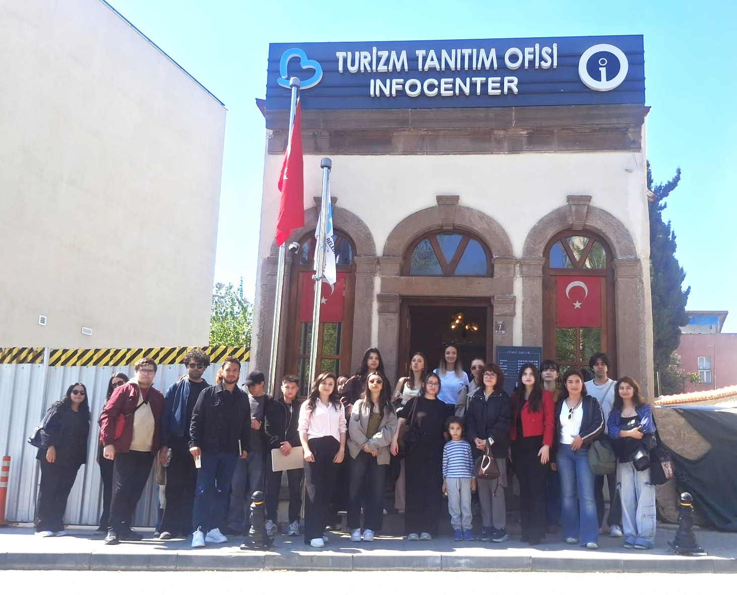 Öğrencilerle Turizm Tanıtım Ofisi ve Balıkesir Liseli Keşşaflar Müzesi Gezisi Gerçekleştirildi.