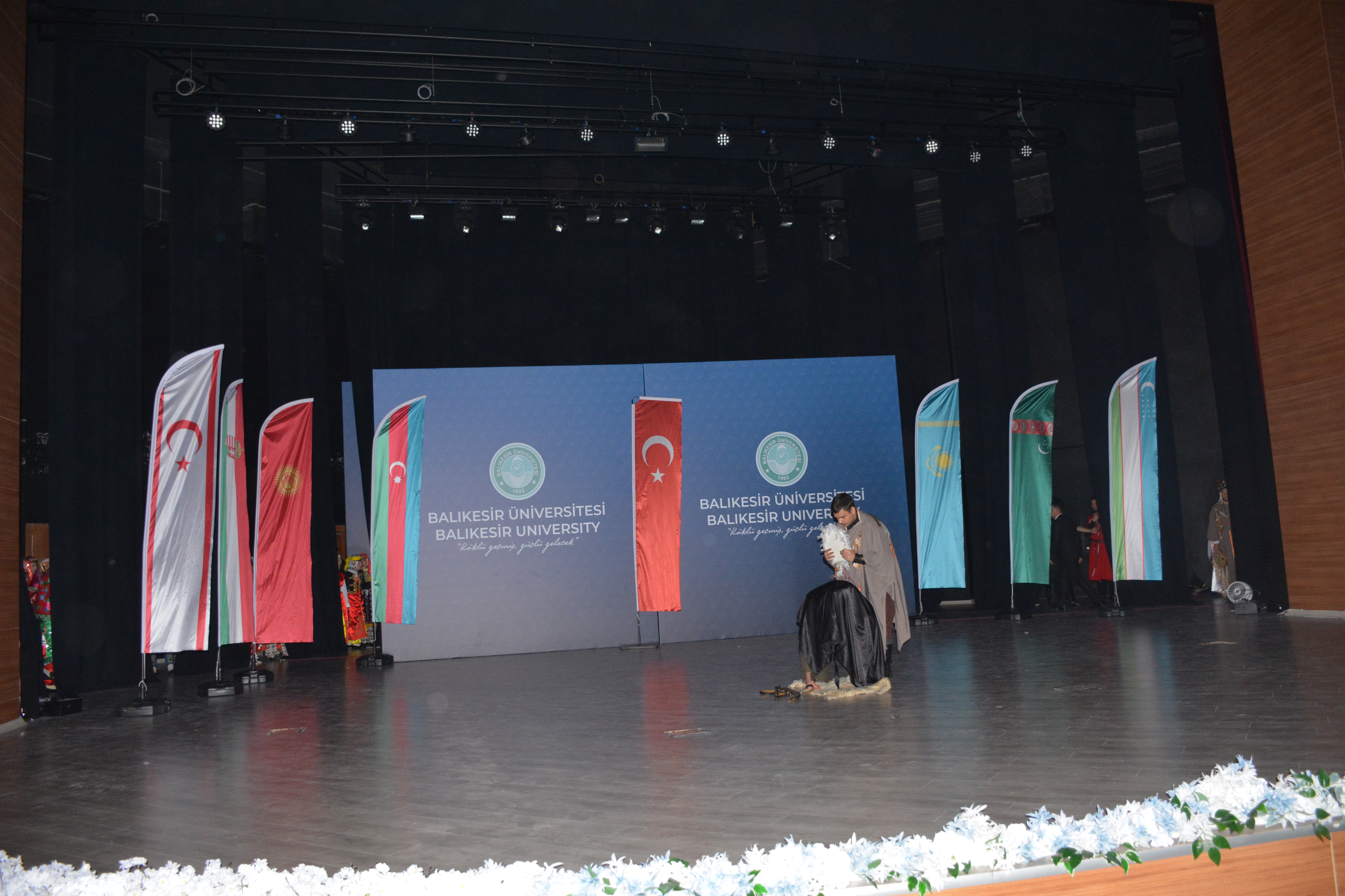 Halkoyunları Topluluğundan 'Türk Dünyasının Renkleri' Gösterisi 12