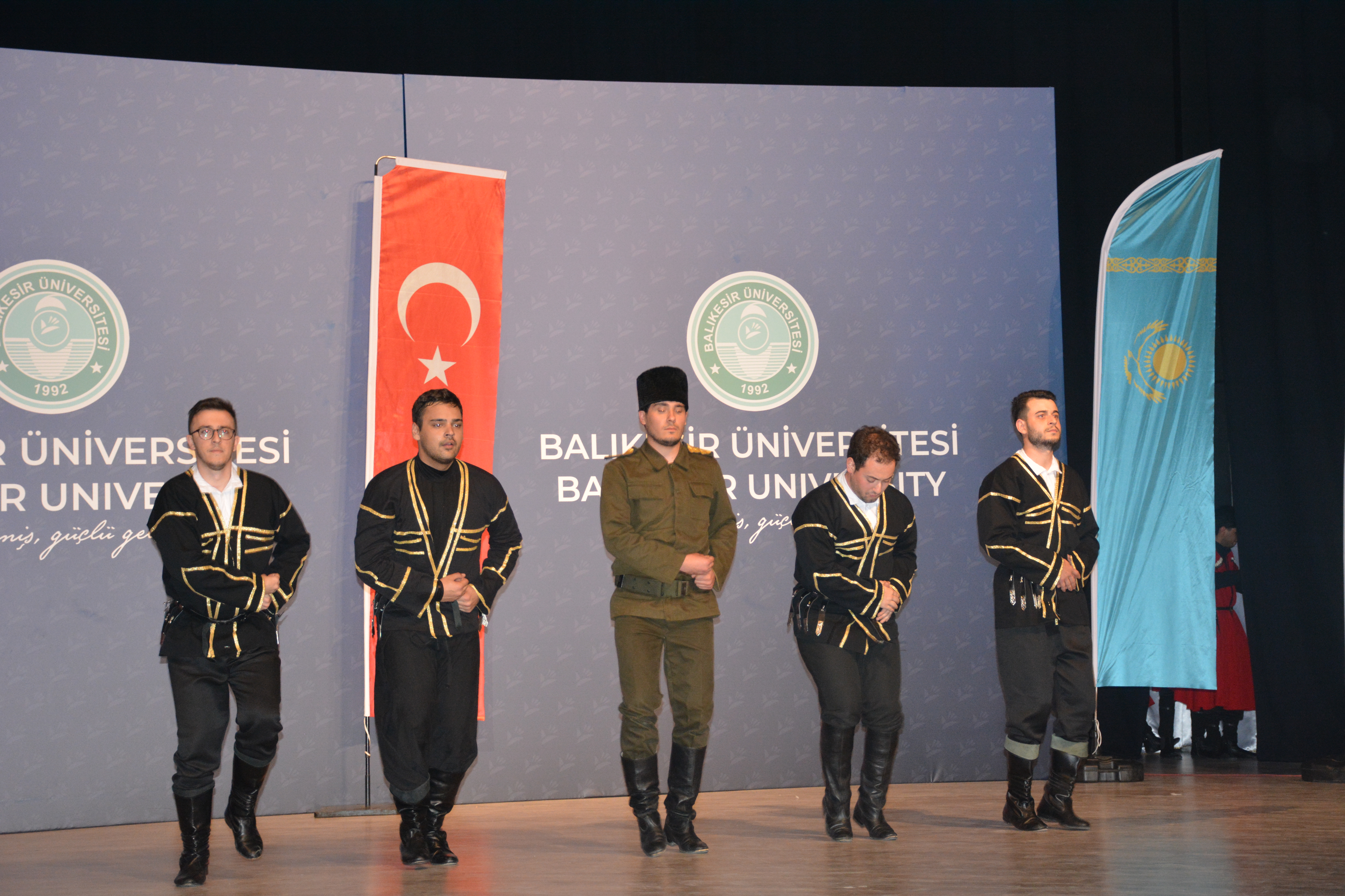 Halkoyunları Topluluğundan 'Türk Dünyasının Renkleri' Gösterisi 7