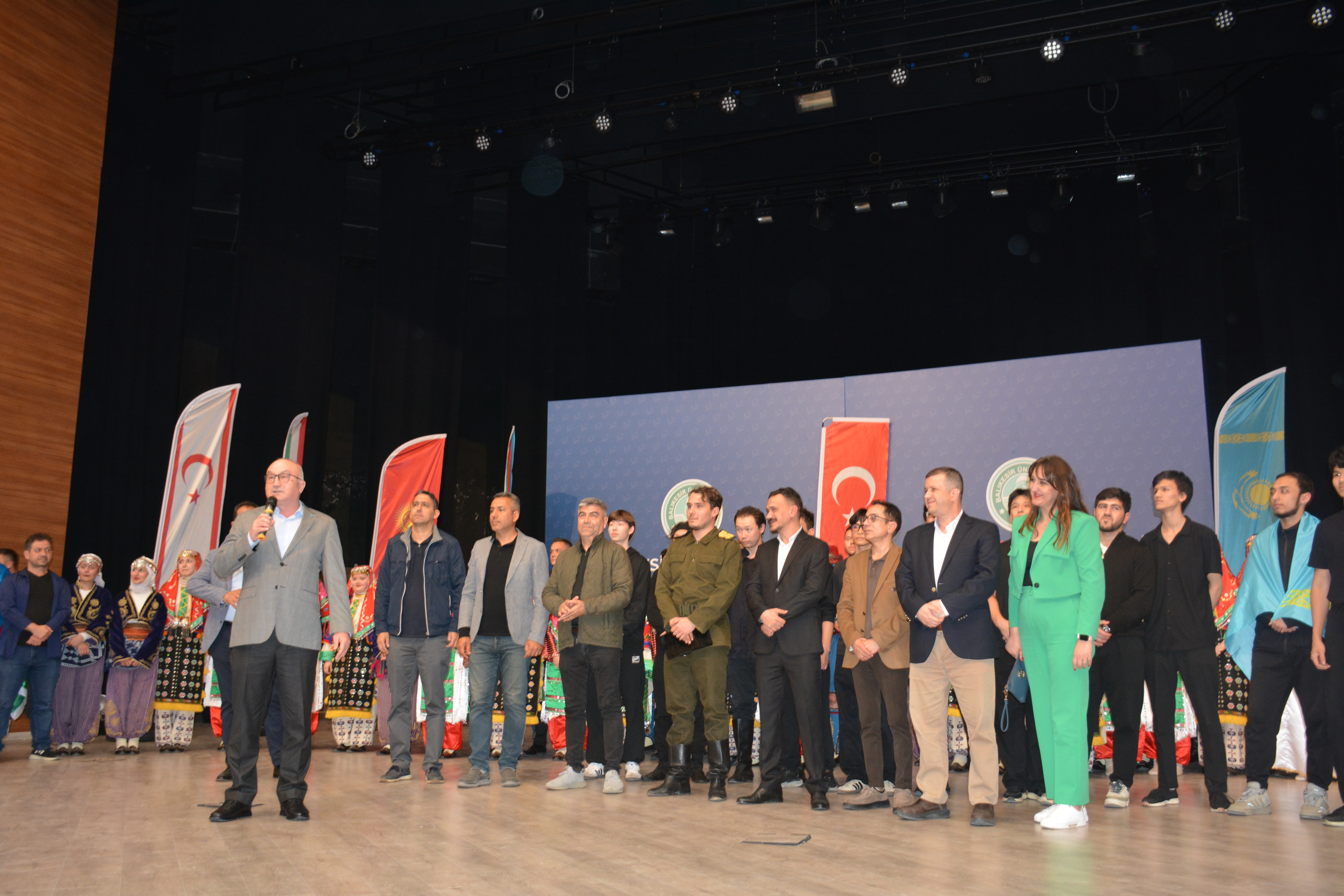 Halkoyunları Topluluğundan 'Türk Dünyasının Renkleri' Gösterisi 2