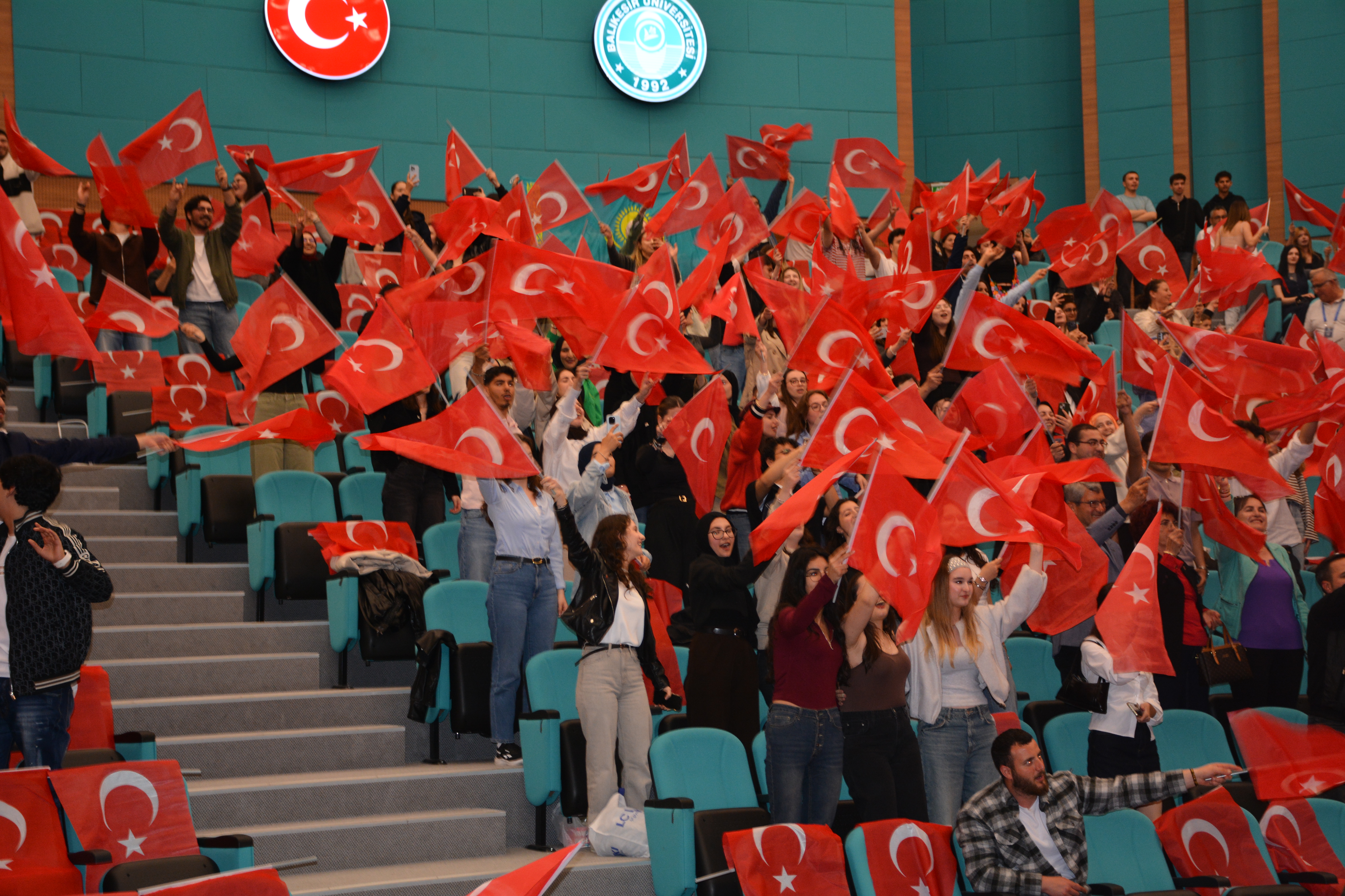 Halkoyunları Topluluğundan 'Türk Dünyasının Renkleri' Gösterisi 1
