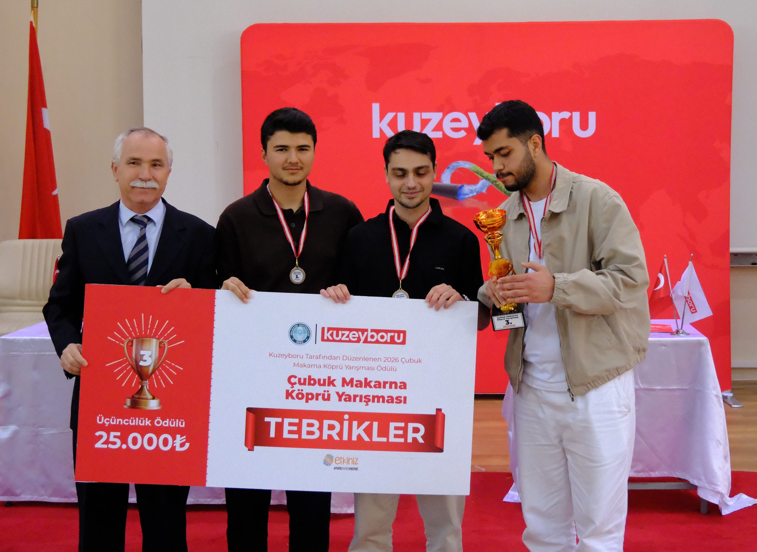 ÇUBUK MAKARNA KÖPRÜ YARIŞMASI 7