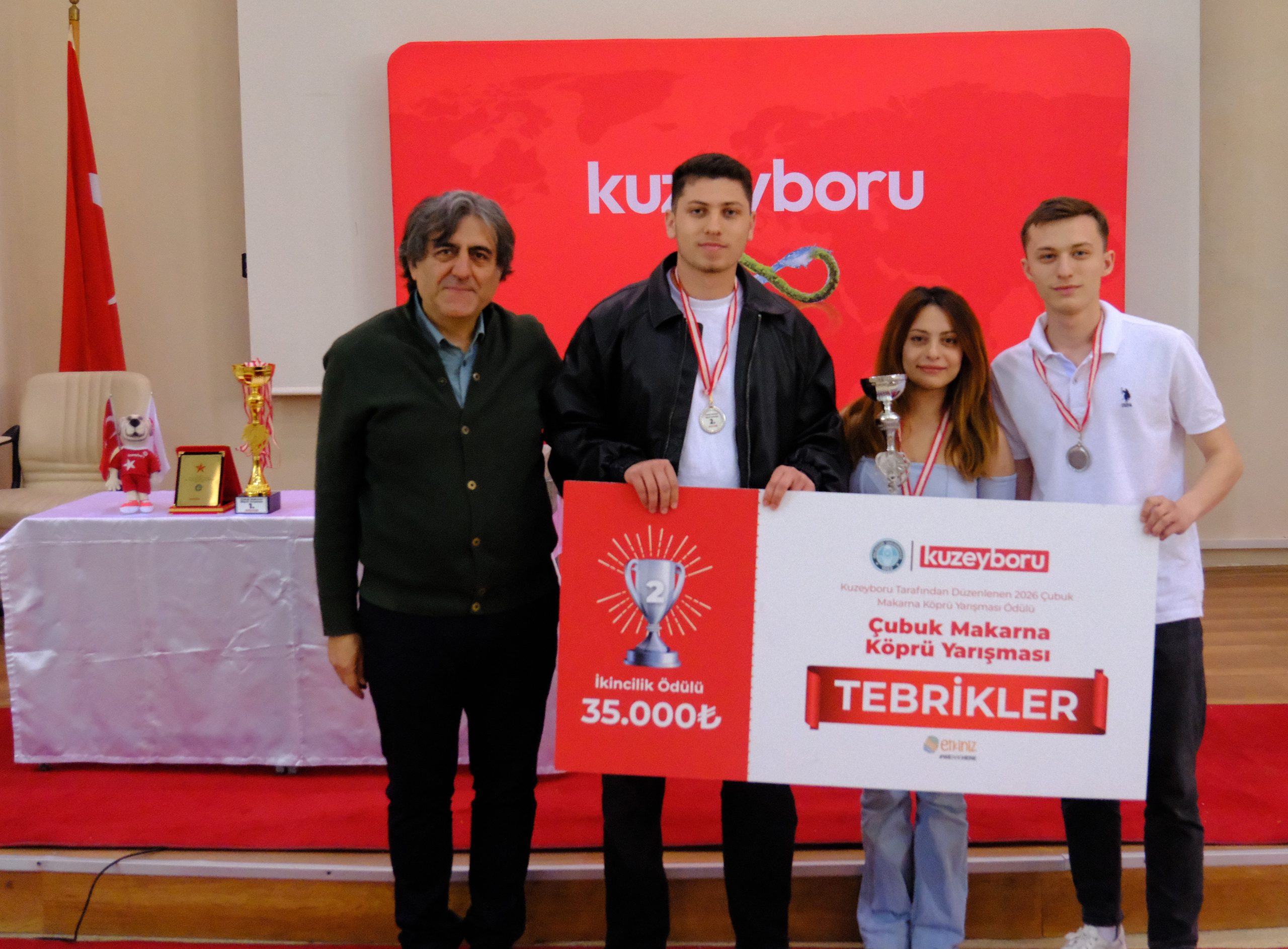 ÇUBUK MAKARNA KÖPRÜ YARIŞMASI 4