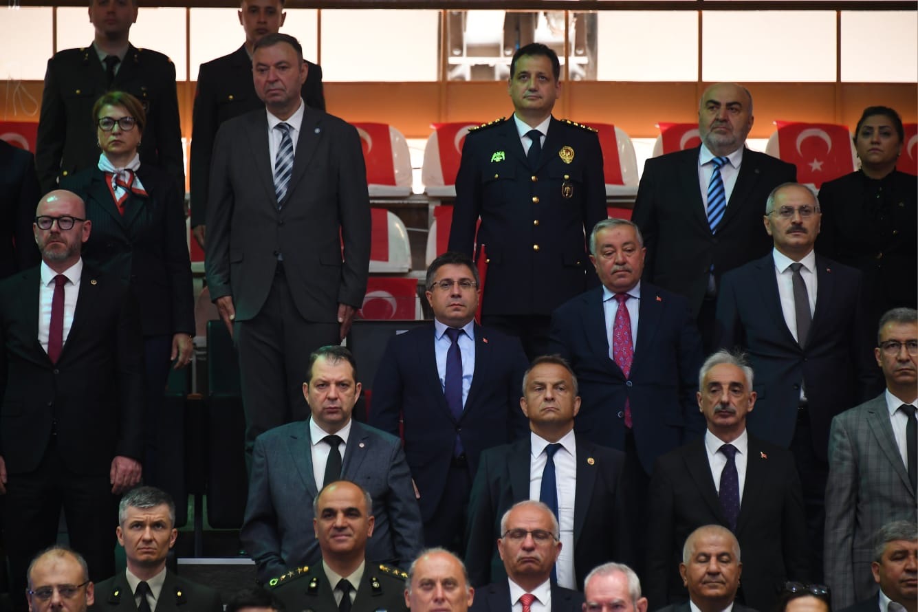 Rektör Oğurlu 19 Mayıs Atatürk’ü Anma, Gençlik ve Spor Bayramı Törenine Katıldı 5