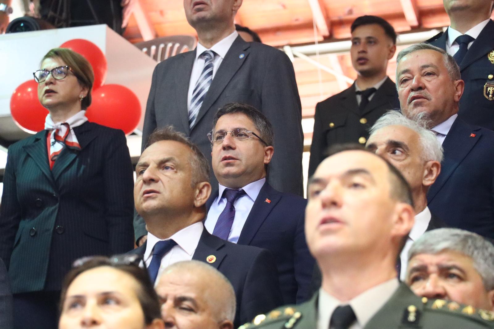 Rektör Oğurlu 19 Mayıs Atatürk’ü Anma, Gençlik ve Spor Bayramı Törenine Katıldı 2