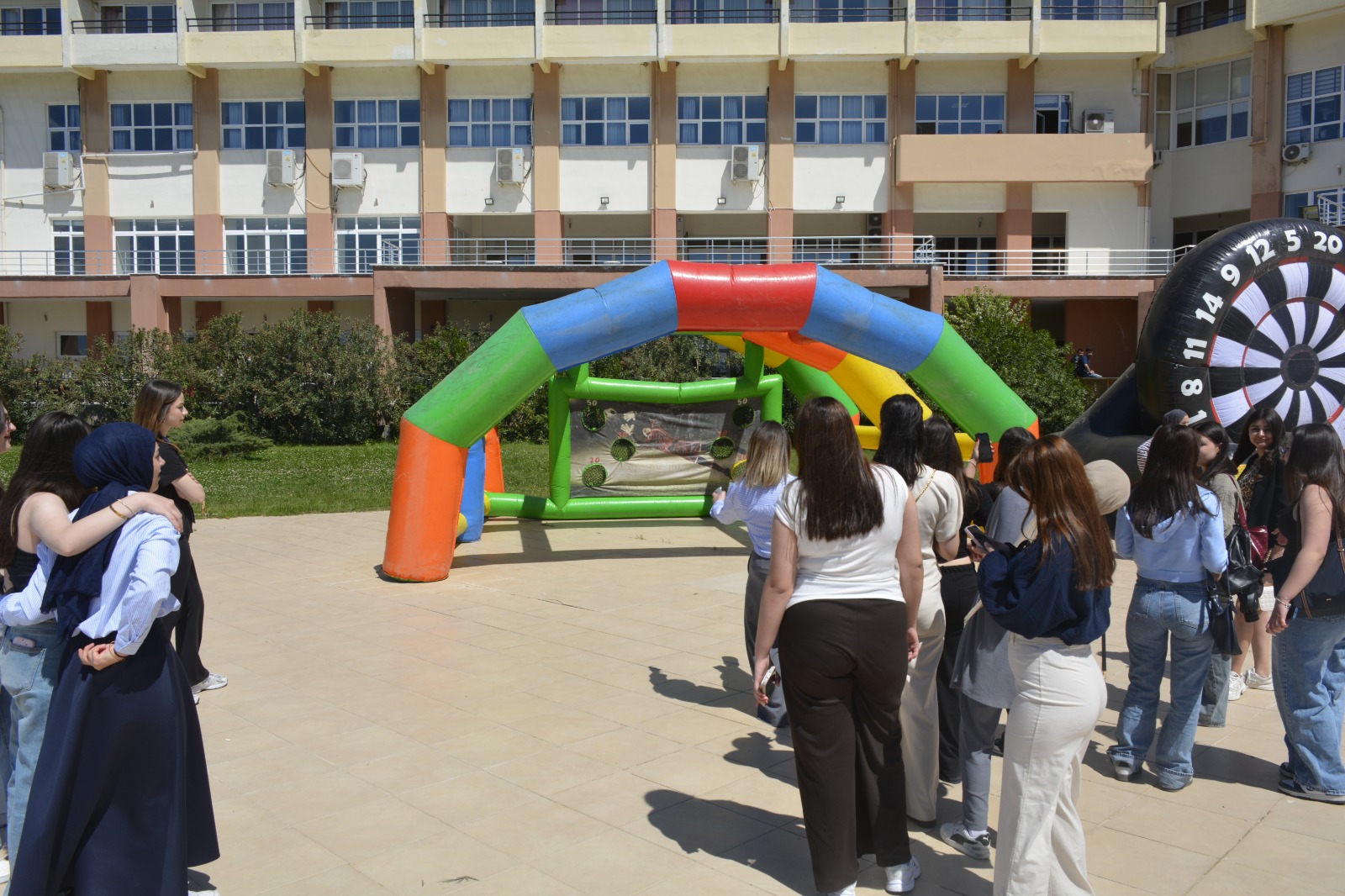 Burhaniye Uygulamalı Bilimler Fakültesinde Kültür, Sanat ve Spor Festivali Gerçekleştirildi 8