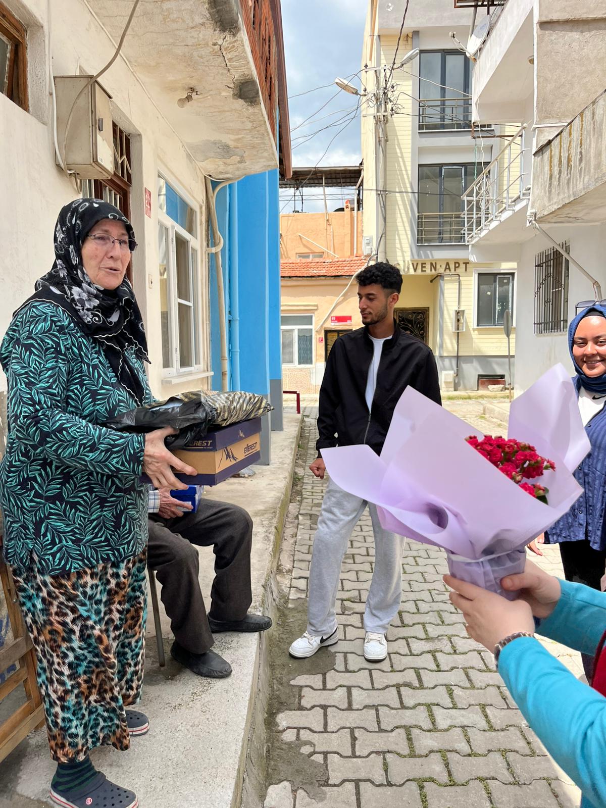 Havran MYO Öğrencilerinden Sosyal Sorumluluk Projelerinde Durmak Yok: Gençlerden Büyüklere Anlamlı Dokunuş 5