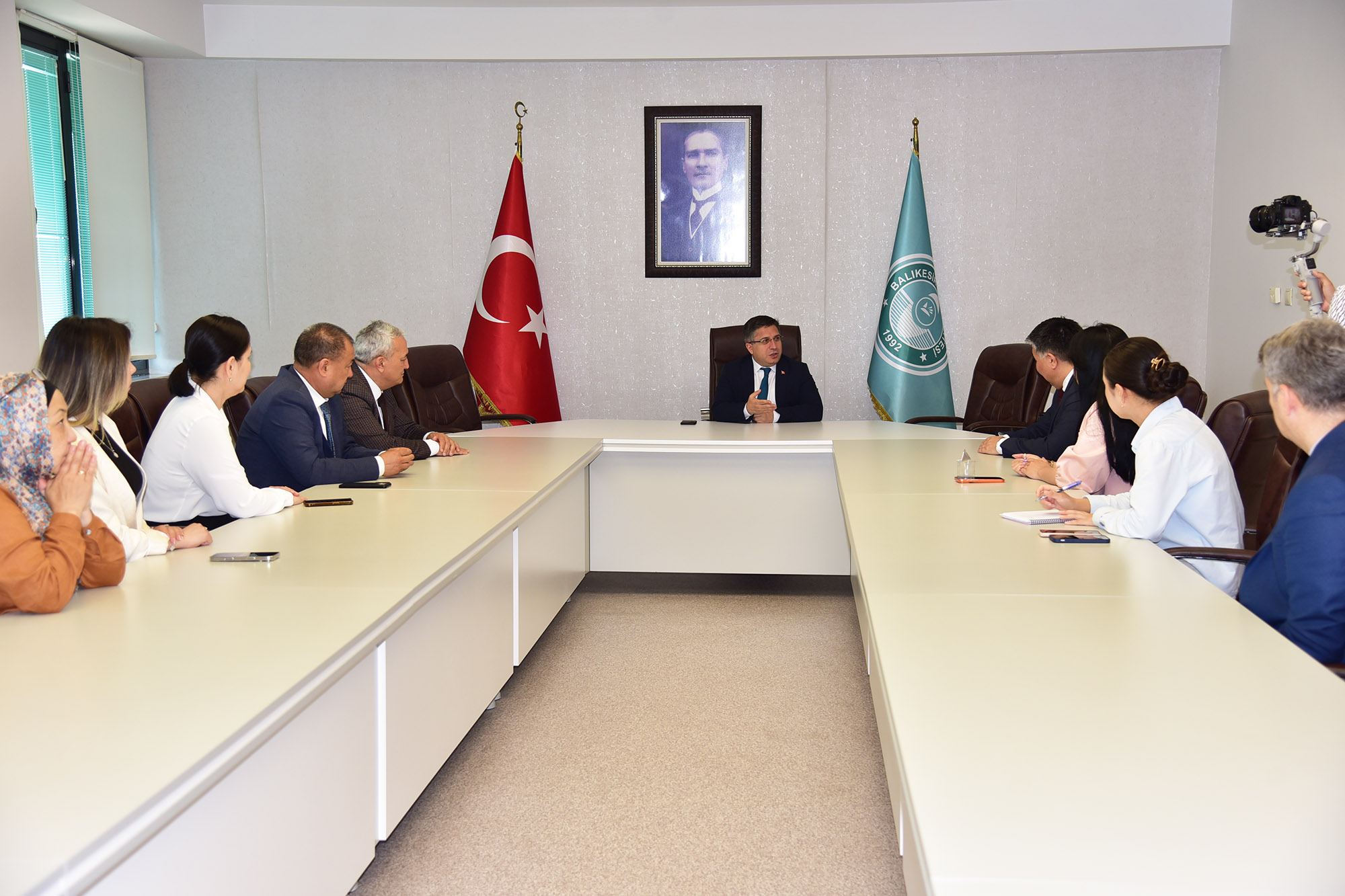 BAÜN’de Kırgızistan Uluslararası Üniversitesi Akademisyenlerine Sertifika Töreni Düzenlendi 2