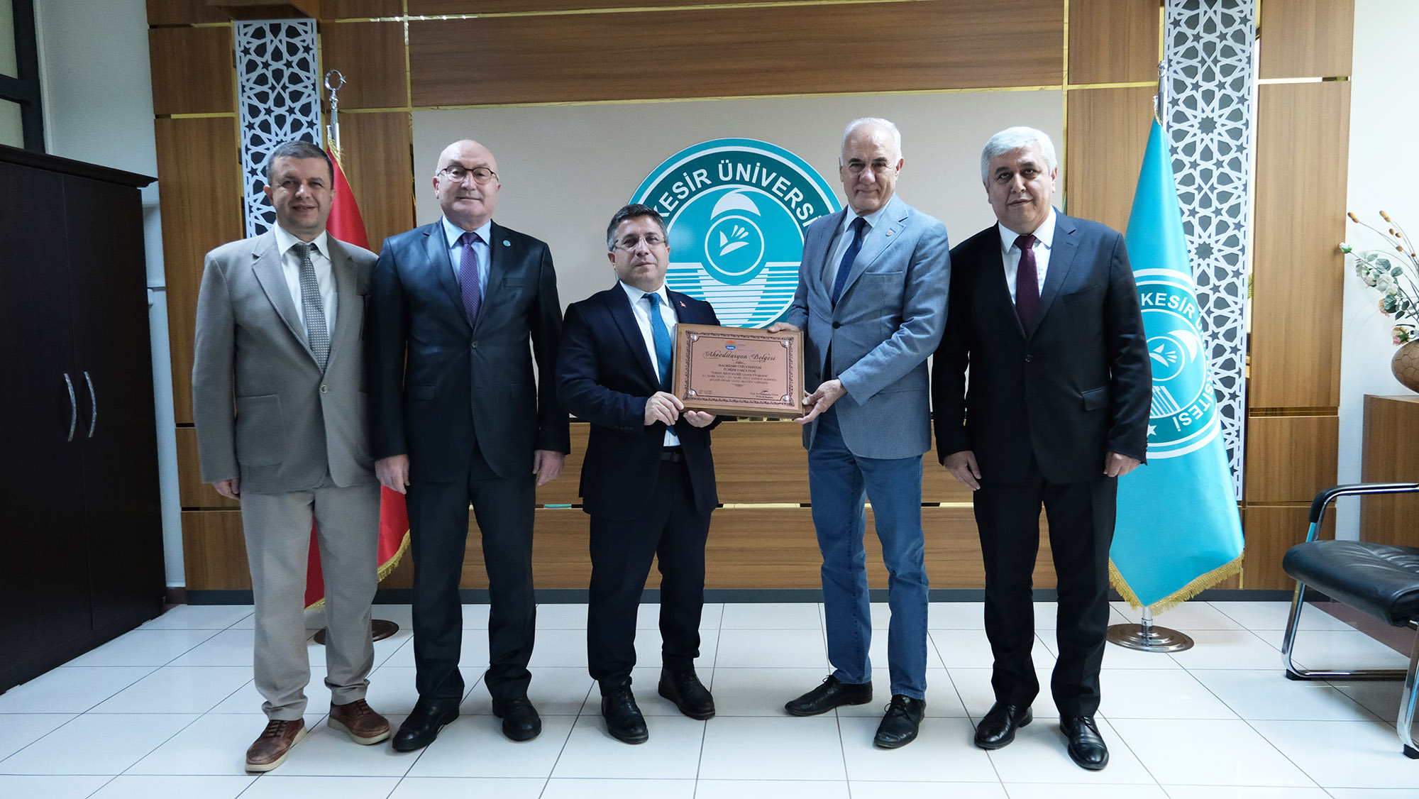 Fakültemize TURAK Akreditasyon Belgeleri Takdim Edildi
