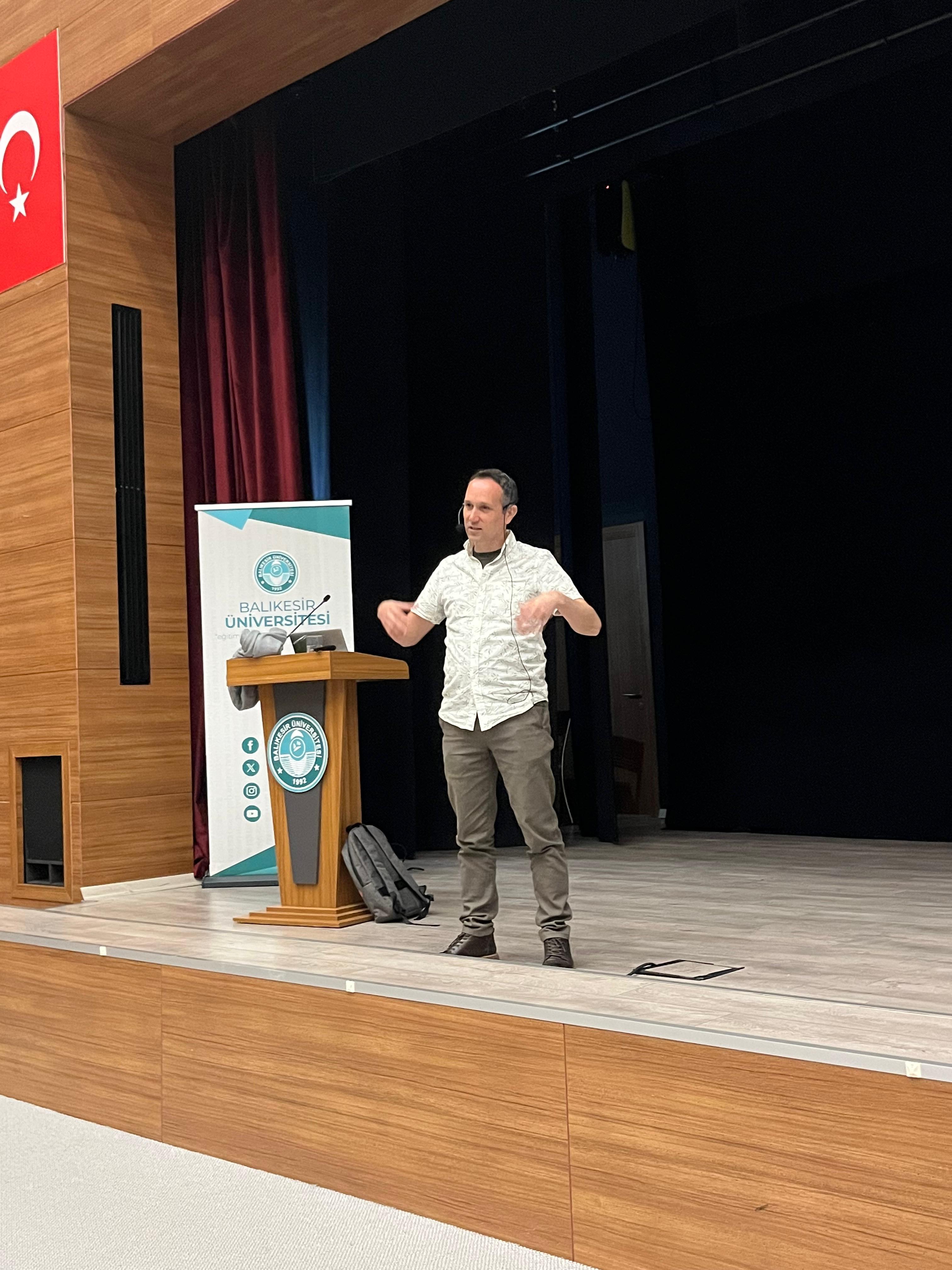 Yapay Zeka ve Geleceğin Branşları: Büyük Veri Mühendisi Gökhan Çetin Öğrencilerimizle Buluştu 2