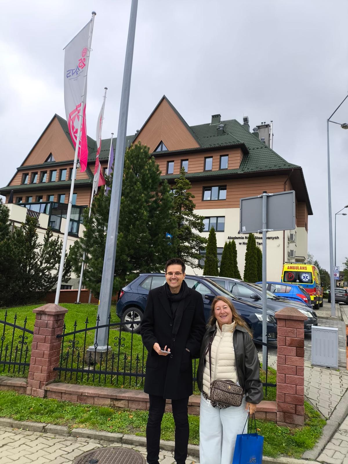Dr. Öğr. Üyesi Figen Erdoğdu Polonya'daki University of Applied Sciences in Nowy Targ Mimarlık Bölümünde Üniversitemizi ve Meslek Yüksekokulumuzu tanıttı. 3