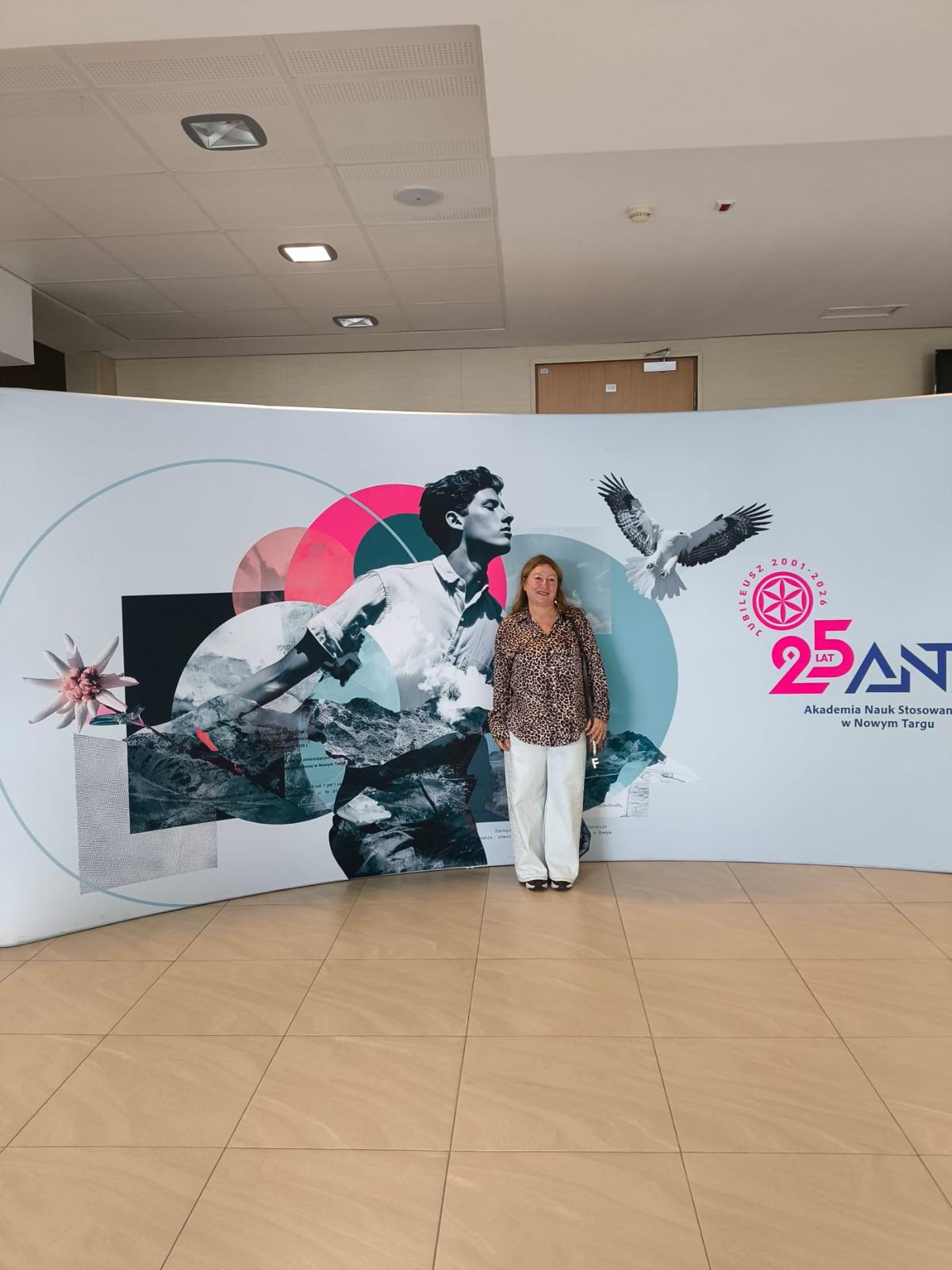 Dr. Öğr. Üyesi Figen Erdoğdu Polonya'daki University of Applied Sciences in Nowy Targ Mimarlık Bölümünde Üniversitemizi ve Meslek Yüksekokulumuzu tanıttı. 6