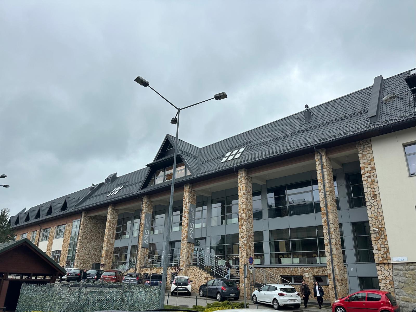 Dr. Öğr. Üyesi Figen Erdoğdu Polonya'daki University of Applied Sciences in Nowy Targ Mimarlık Bölümünde Üniversitemizi ve Meslek Yüksekokulumuzu tanıttı. 3