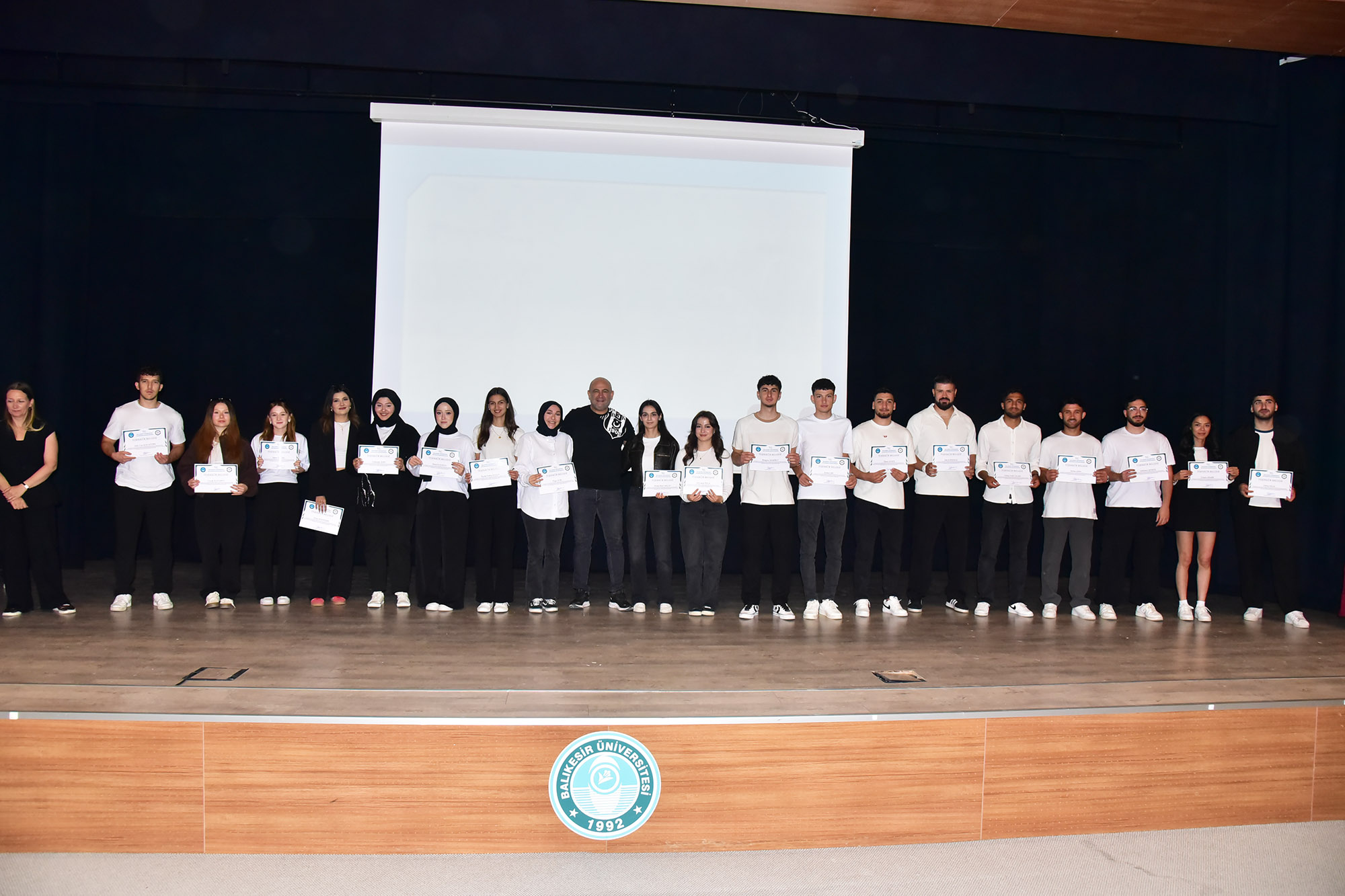 BAÜN Spor Bilimleri Fakültesinde “Sporla Gülümsüyoruz” Projesi Mezuniyetle Taçlandı 11