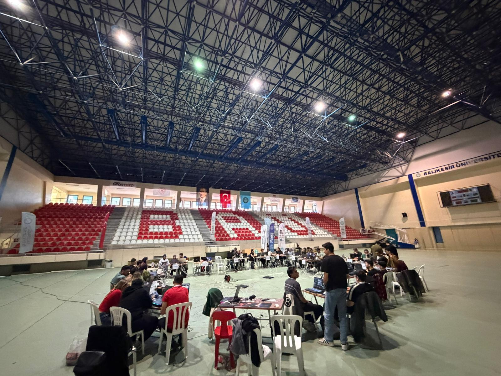 Balıkesir Üniversitesinde Teknoloji Rüzgarı: Elektrik ve Bilgisayar Sistemleri Topluluğundan EBHACK 2026 2