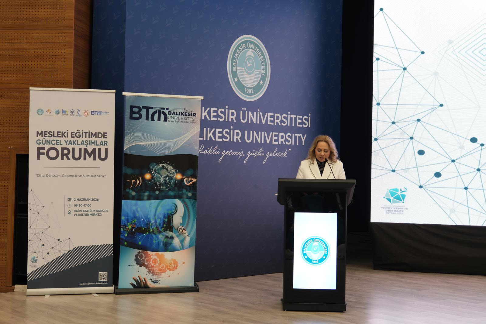 Ulaştırma ve Altyapı Bakan Yardımcısı Osman Boyraz, “Mesleki Eğitimde Güncel Yaklaşımlar Forumu”nda BAÜN’lü Öğrencilerle Buluştu 5
