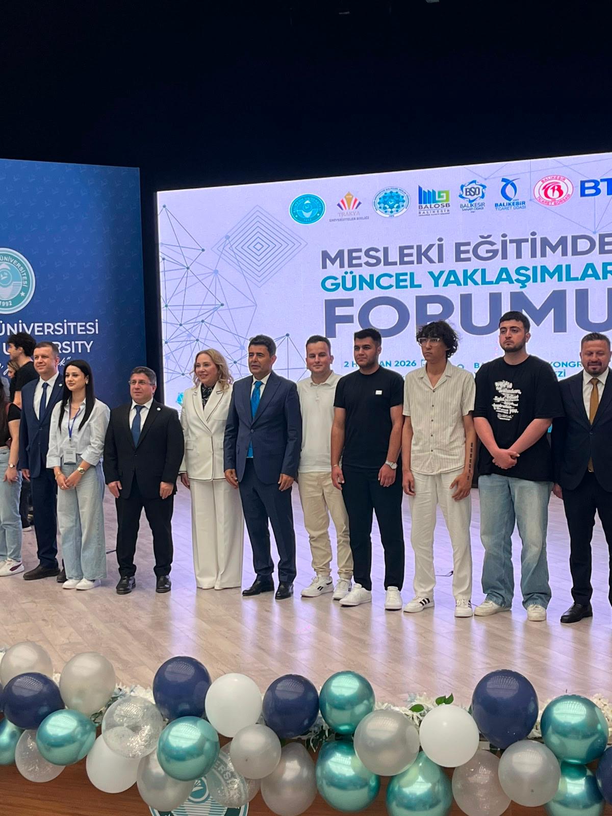 Ulaştırma ve Altyapı Bakan Yardımcısı Osman BOYRAZ' dan Öğrencimize Ödül