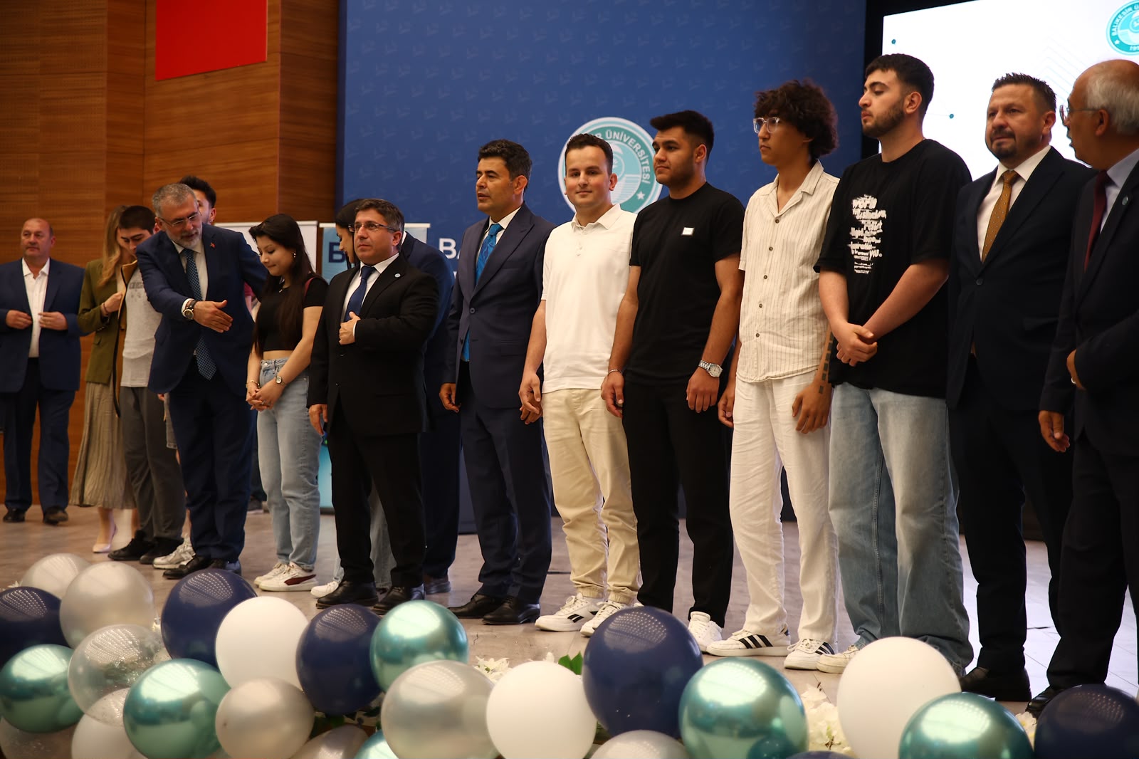 Ulaştırma ve Altyapı Bakan Yardımcısı Osman BOYRAZ' dan Öğrencimize Ödül 2
