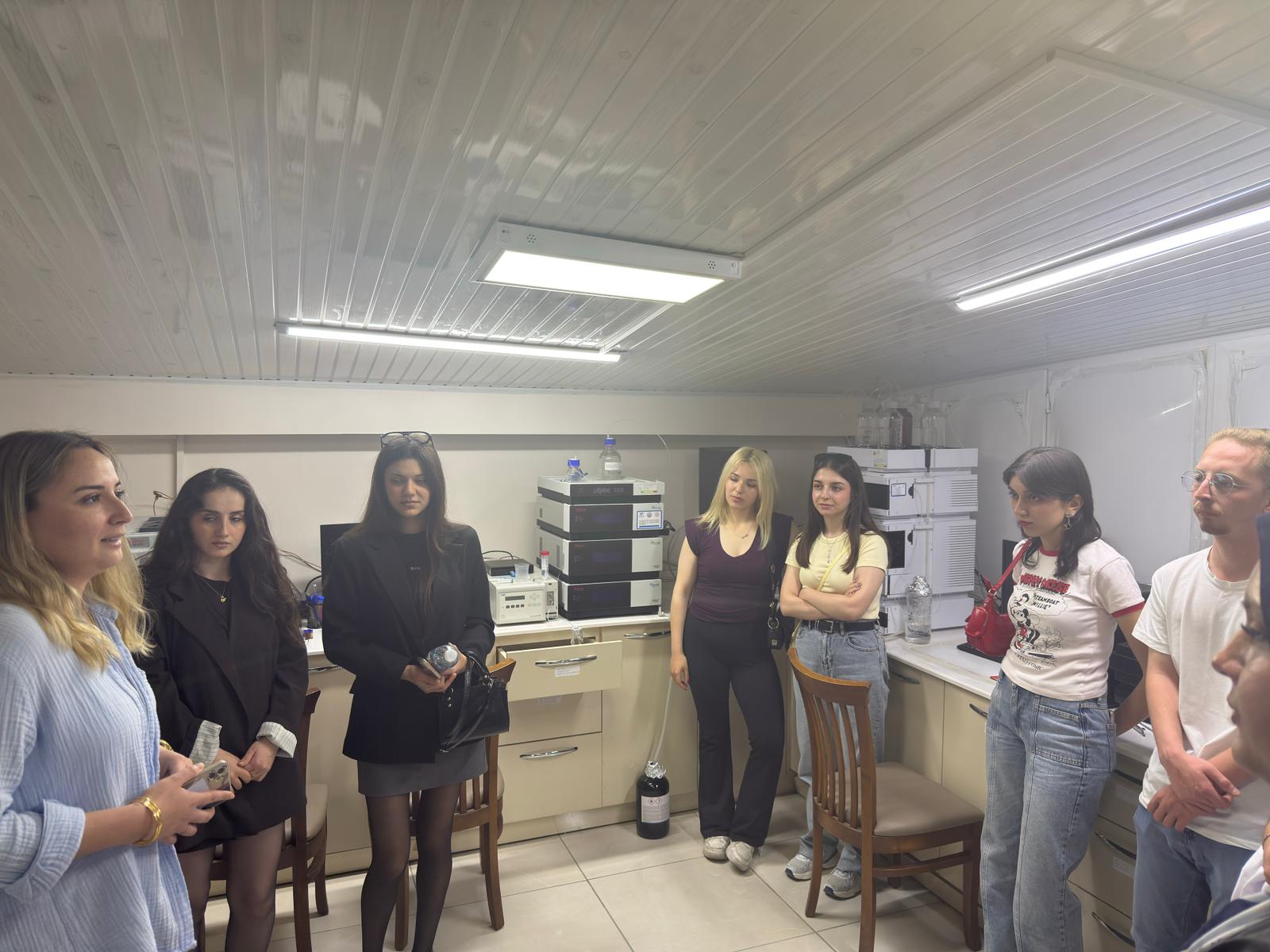 Burhaniye Ticaret Odası Özel Gıda Laboratuvarı Teknik Gezisi 3