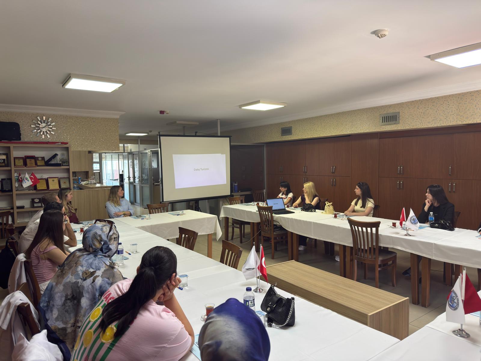 Burhaniye Ticaret Odası Özel Gıda Laboratuvarı Teknik Gezisi 4